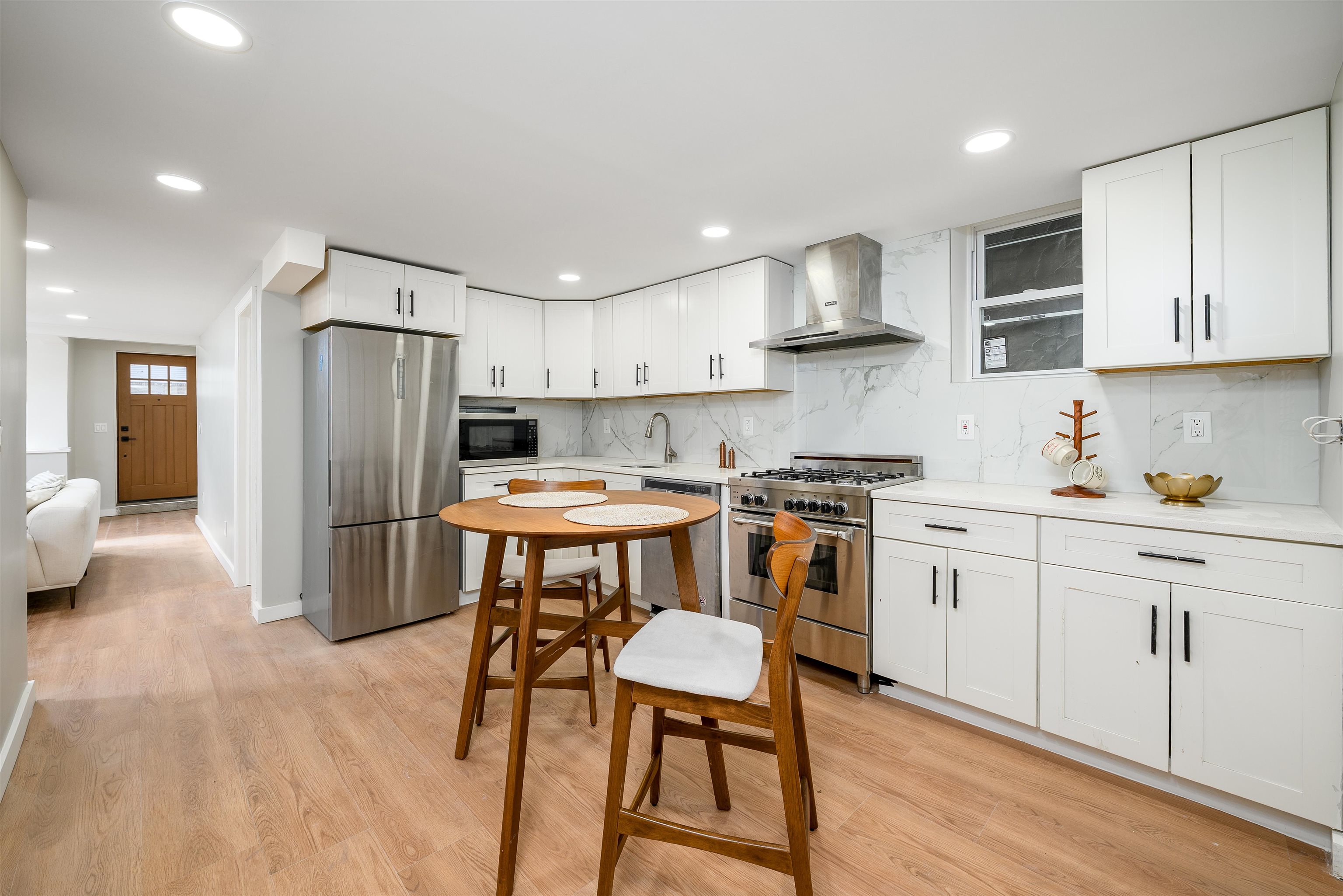 Jersey City, New Jersey, 07307, United States, 3 Bedrooms Bedrooms, ,2 BathroomsBathrooms,Residential,For Sale,1996189