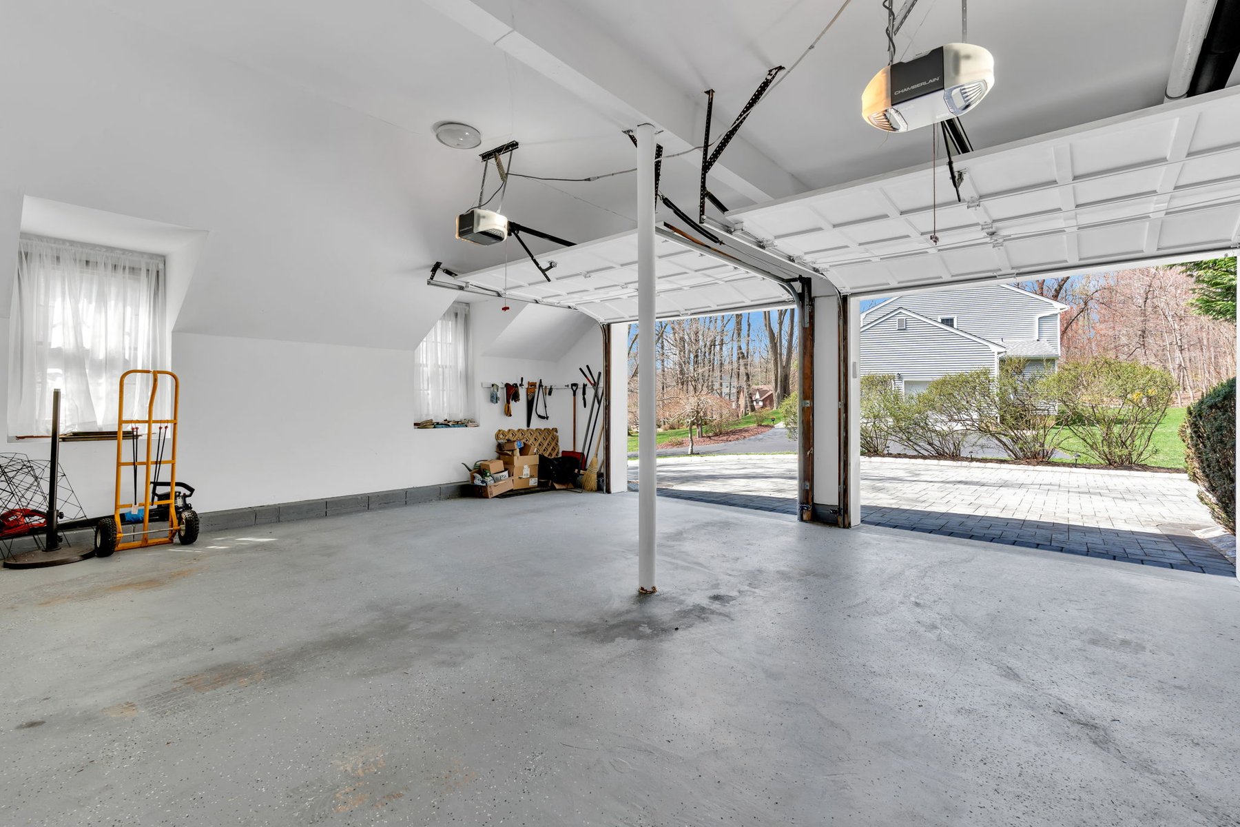  Spacious Middletown Colonial with Updates - 物件實景