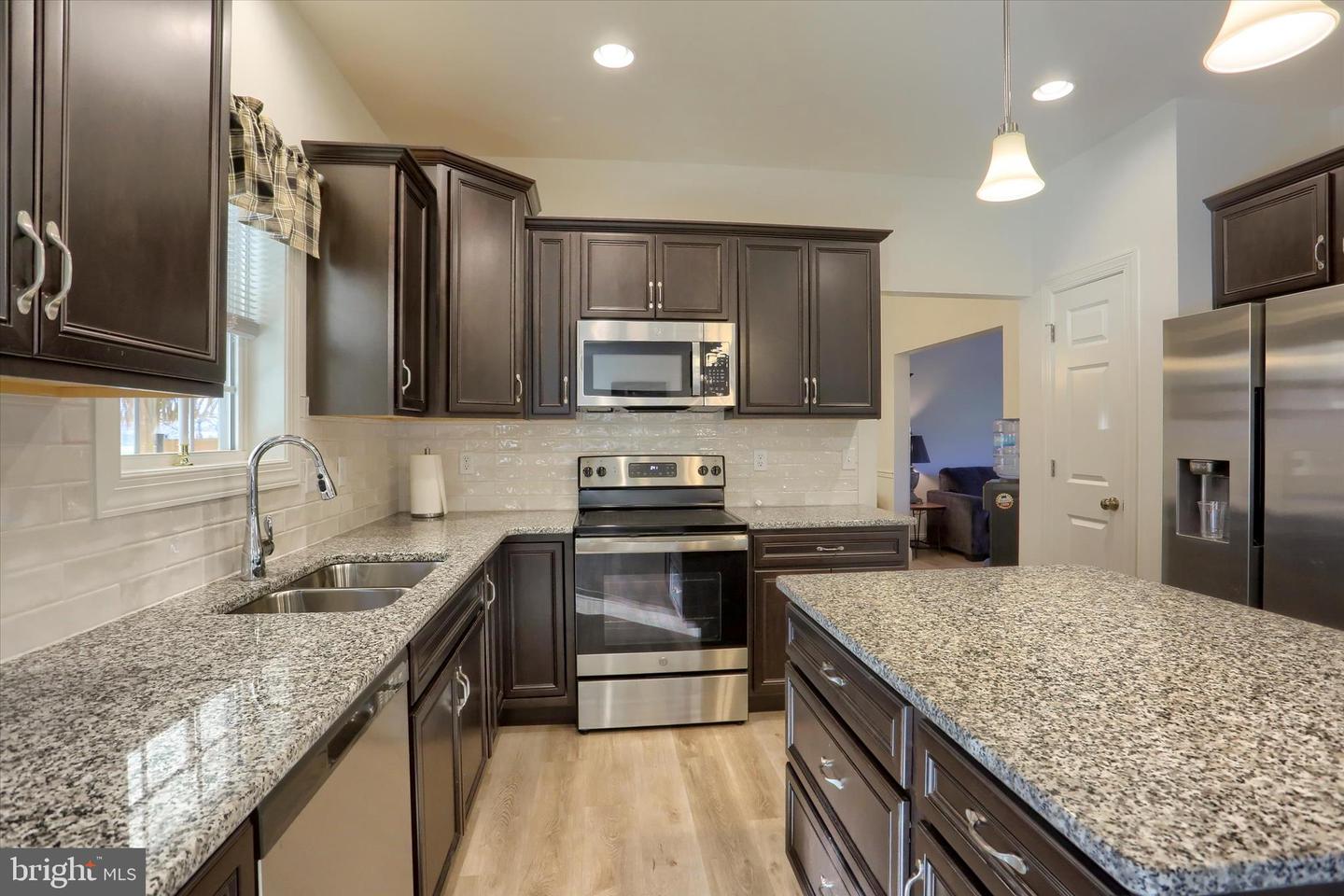 Etters, Pennsylvania, 17319, United States, 5 Bedrooms Bedrooms, ,4 BathroomsBathrooms,Residential,For Sale,1992939