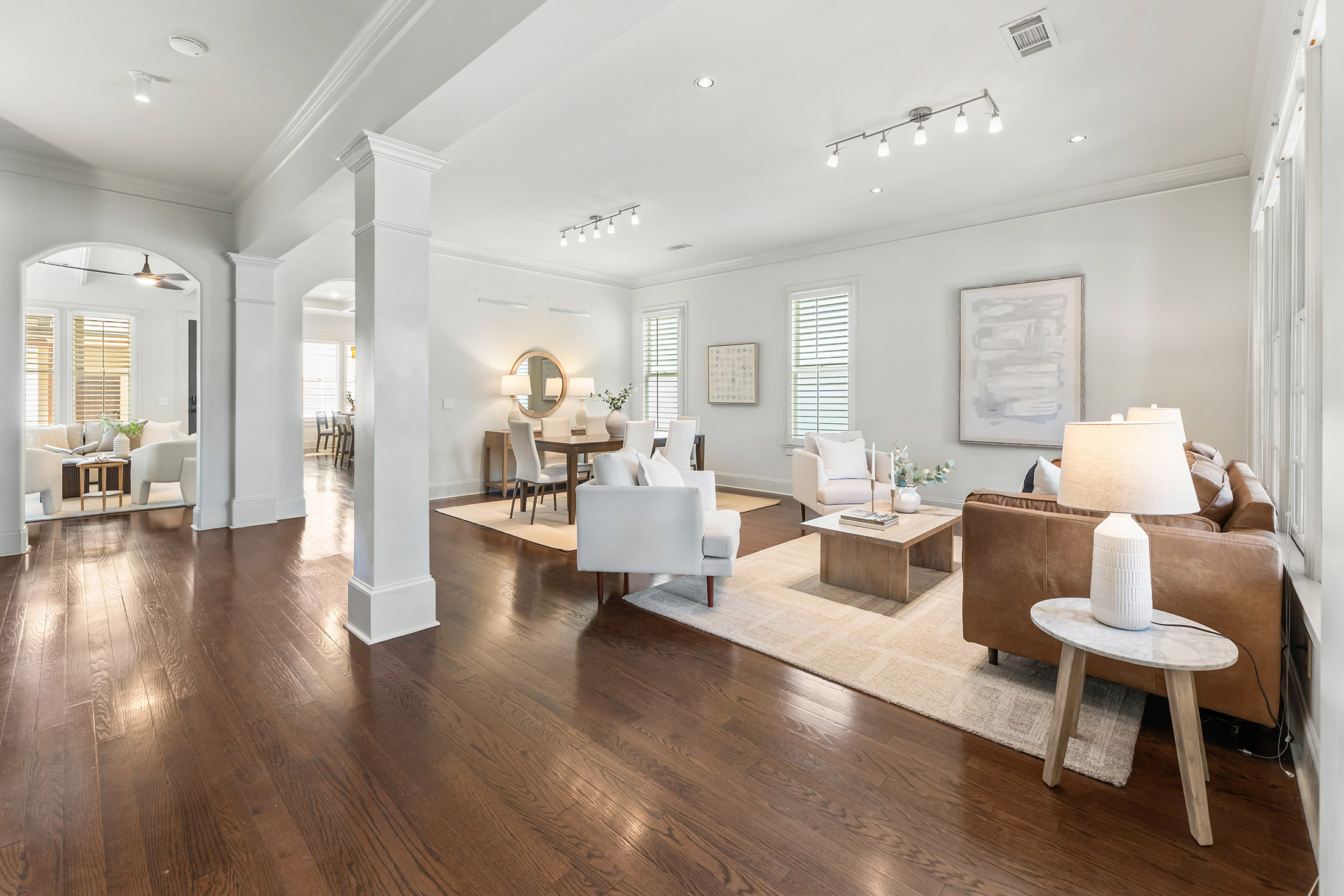  Stylish, Inviting, and Ready For Its Next Chapter - 物件實景