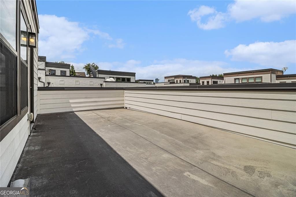 Atlanta, Georgia, 30324, United States, 4 Bedrooms Bedrooms, ,5 BathroomsBathrooms,Residential,For Sale,1909913