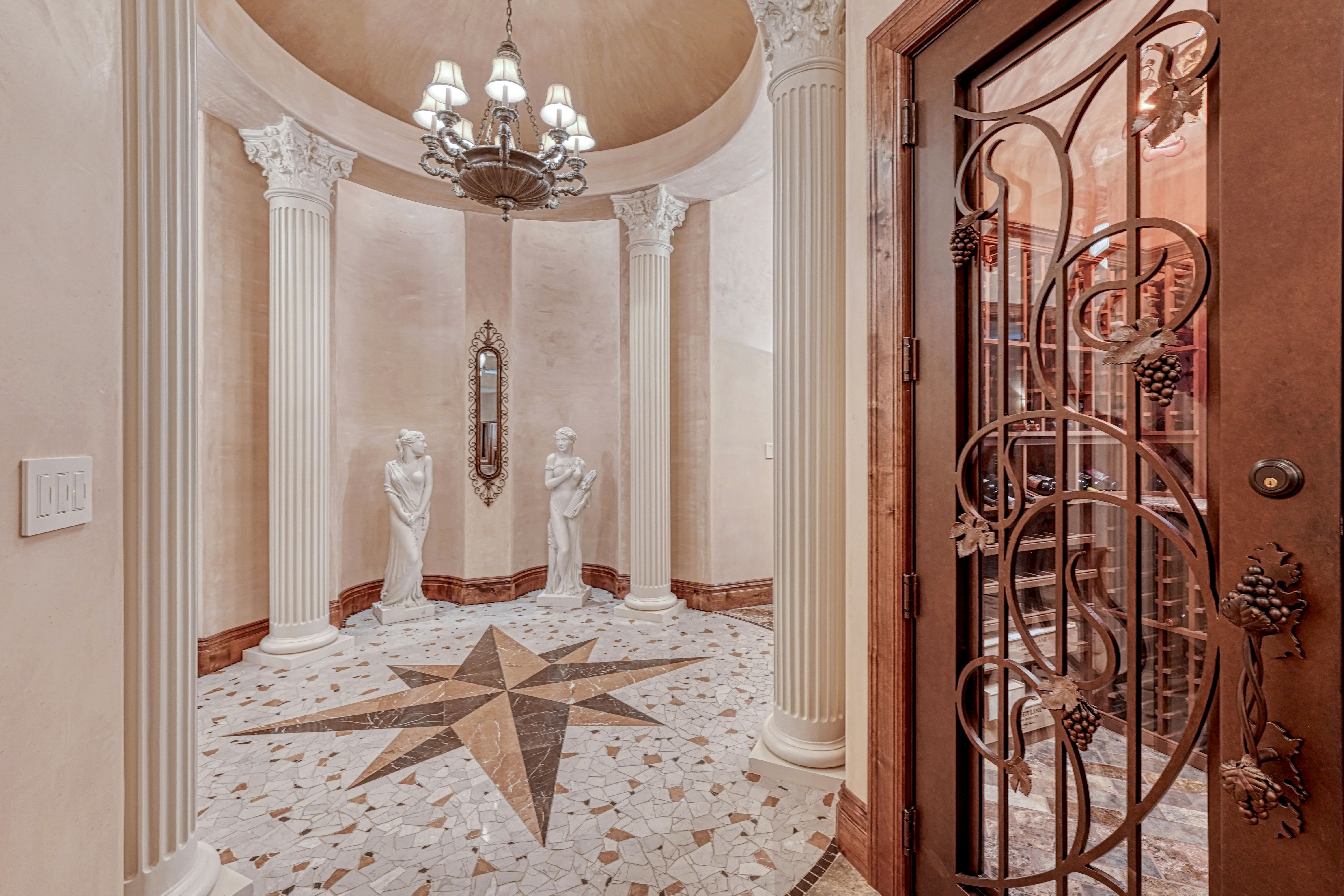  Extraordinary Estate on Pueblo
