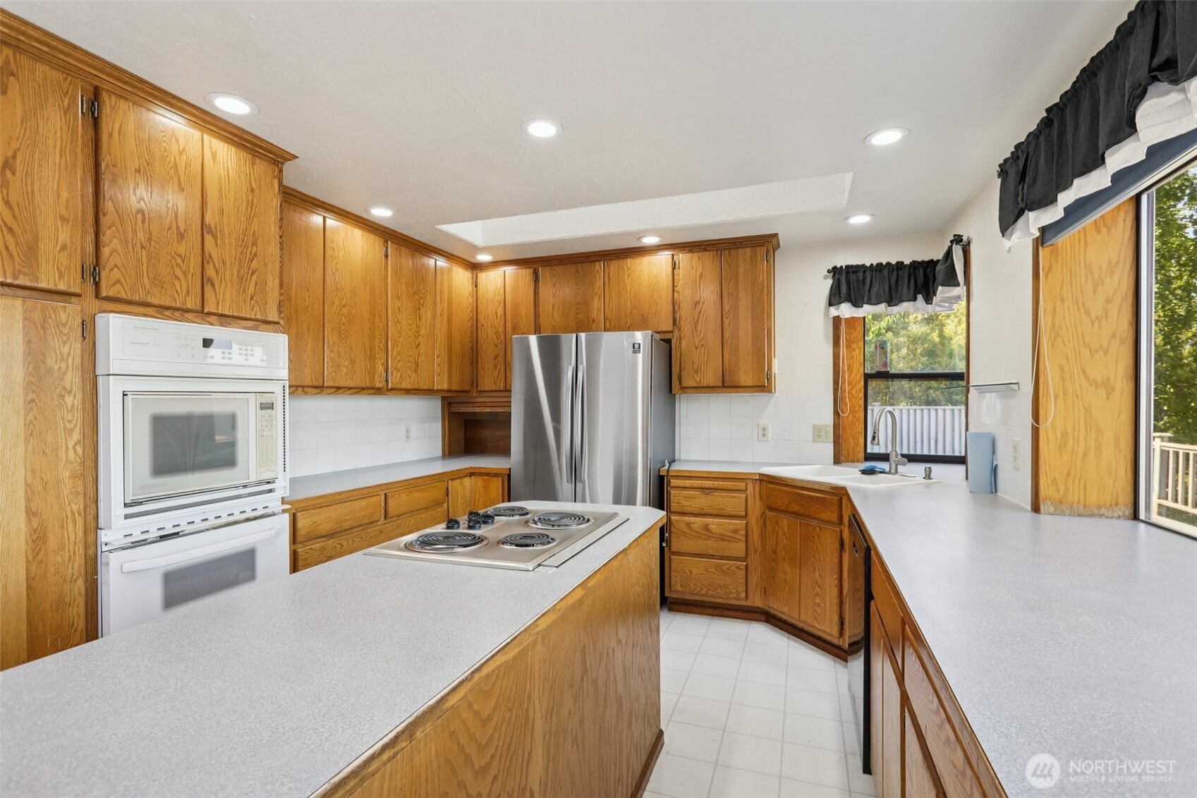 Marysville, Washington, 98271, United States, 4 Bedrooms Bedrooms, ,4 BathroomsBathrooms,Residential,For Sale,1984070