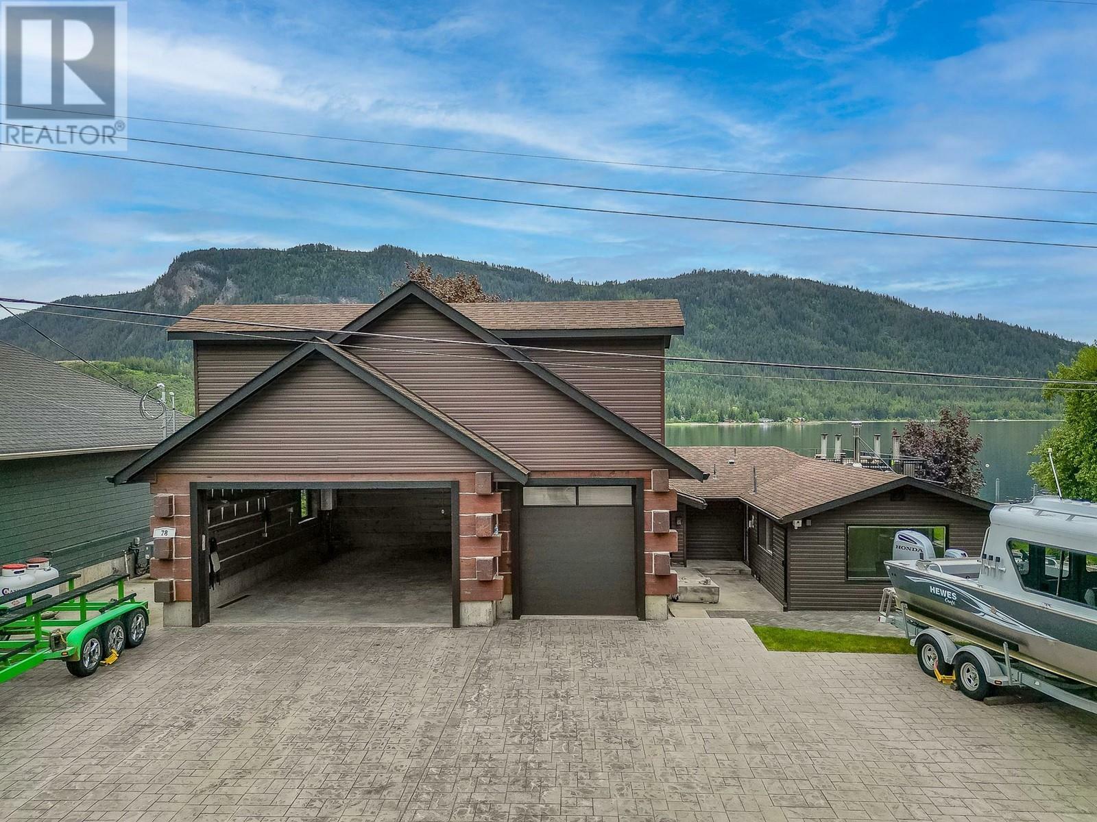 SICAMOUS, British Columbia, V0E 2V1, CA, 3 Bedrooms Bedrooms, ,3 BathroomsBathrooms,Residential,For Sale,1837122