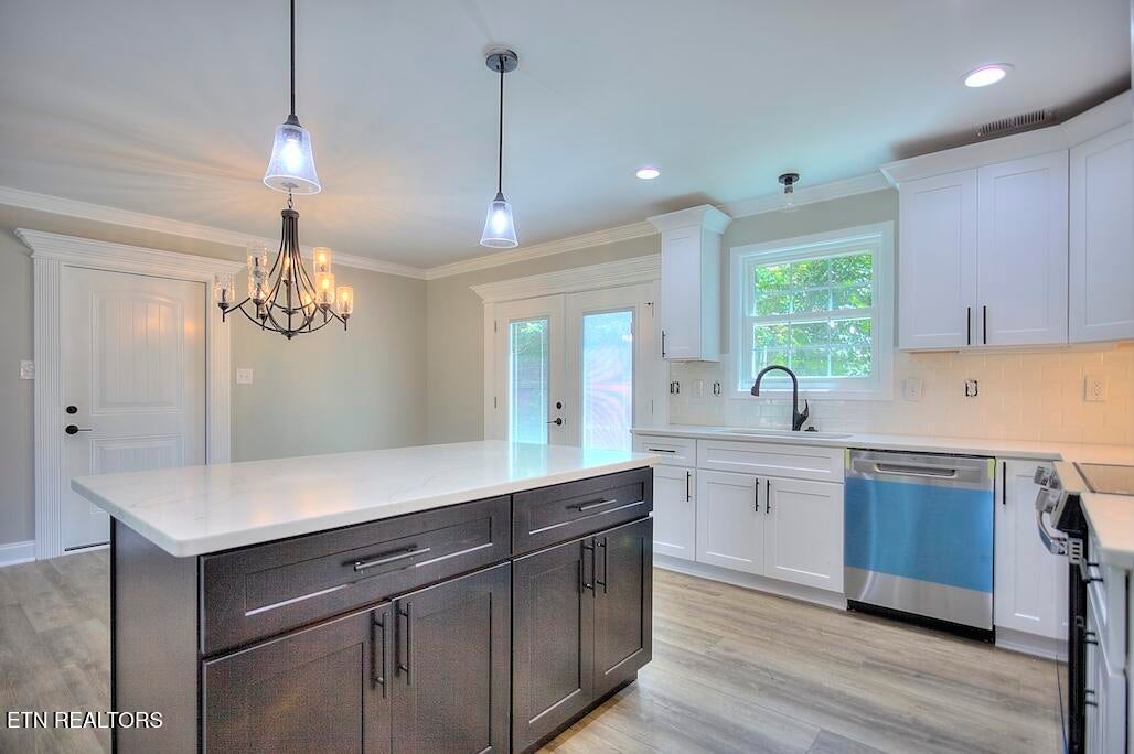 Maryville, Tennessee, 37803, United States, 4 Bedrooms Bedrooms, ,4 BathroomsBathrooms,Residential,For Sale,1874124