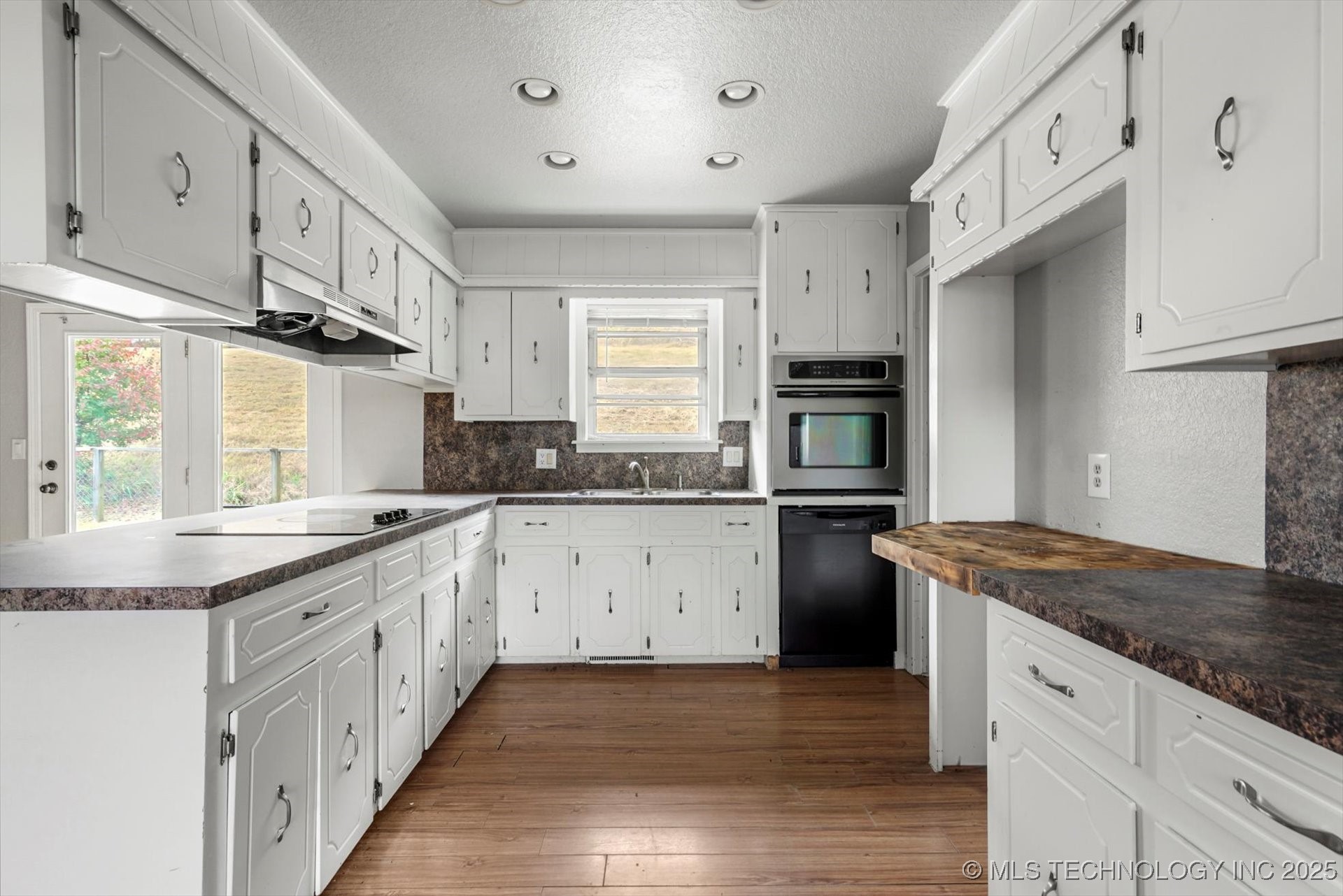 Glenpool, Oklahoma, 74033, United States, ,Residential,For Sale,1998414