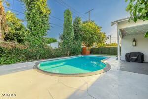 Van Nuys, California, 91405, United States, 3 Bedrooms Bedrooms, ,2 BathroomsBathrooms,Residential,For Sale,1939328