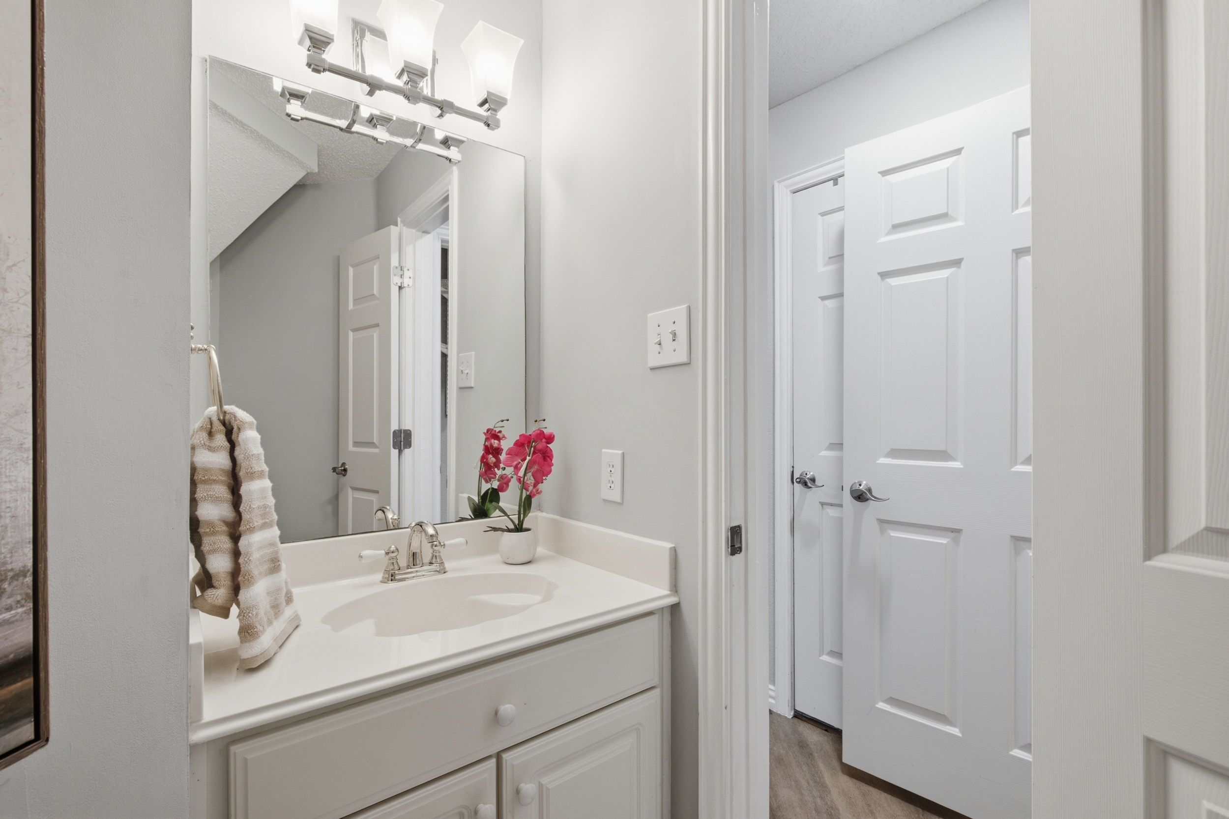  Updated Addison Gem  3 Beds + Game Room  Low-Maintenance Living - 物件實景