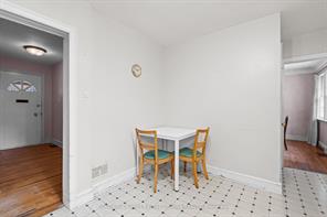 Ottawa, Ontario, K1H 5K6, CA, 3 Bedrooms Bedrooms, ,2 BathroomsBathrooms,Residential,For Sale,1998166