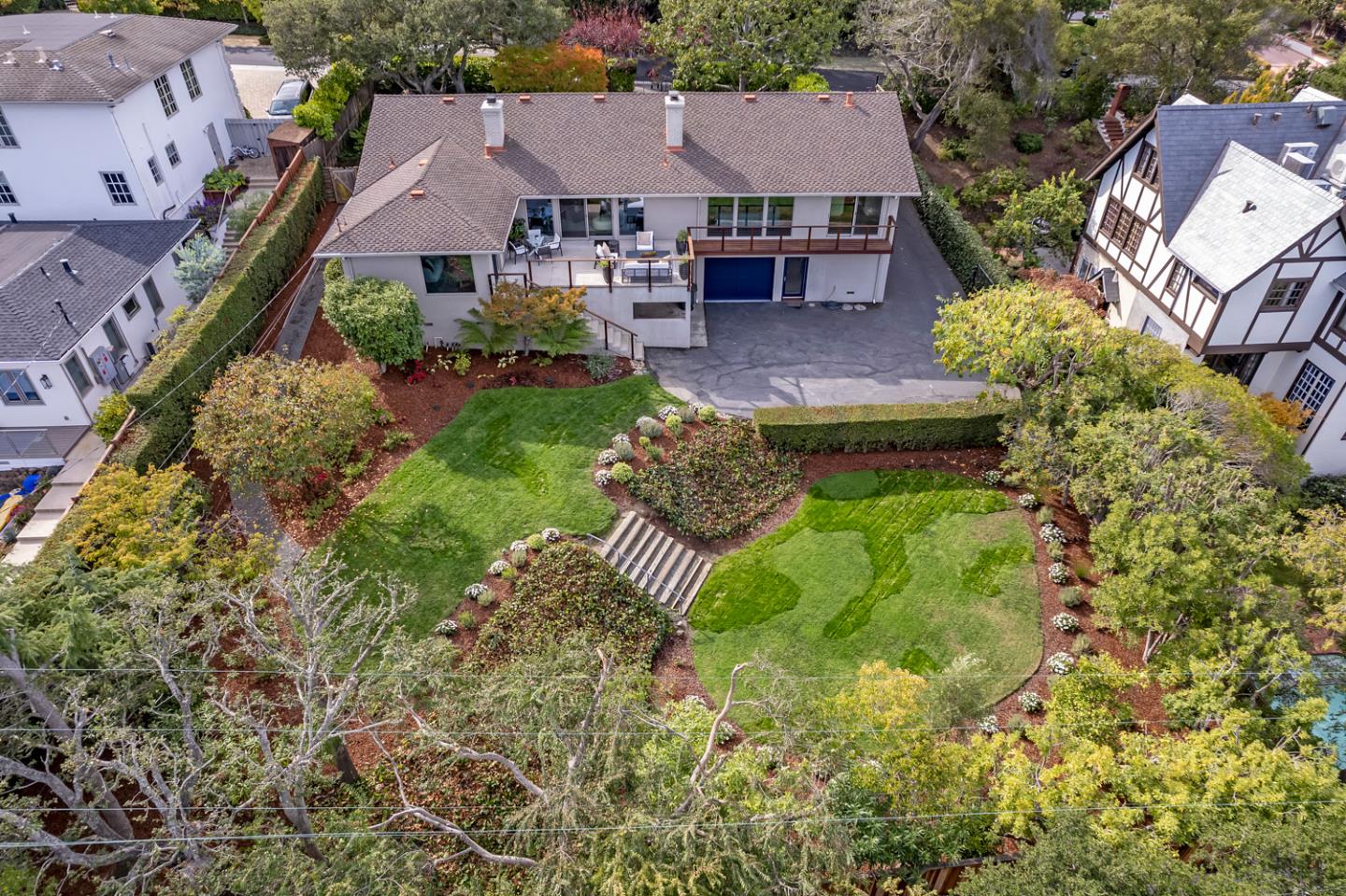 Hillsborough, California, 94010, United States, 3 Bedrooms Bedrooms, ,4 BathroomsBathrooms,Residential,For Sale,1989109