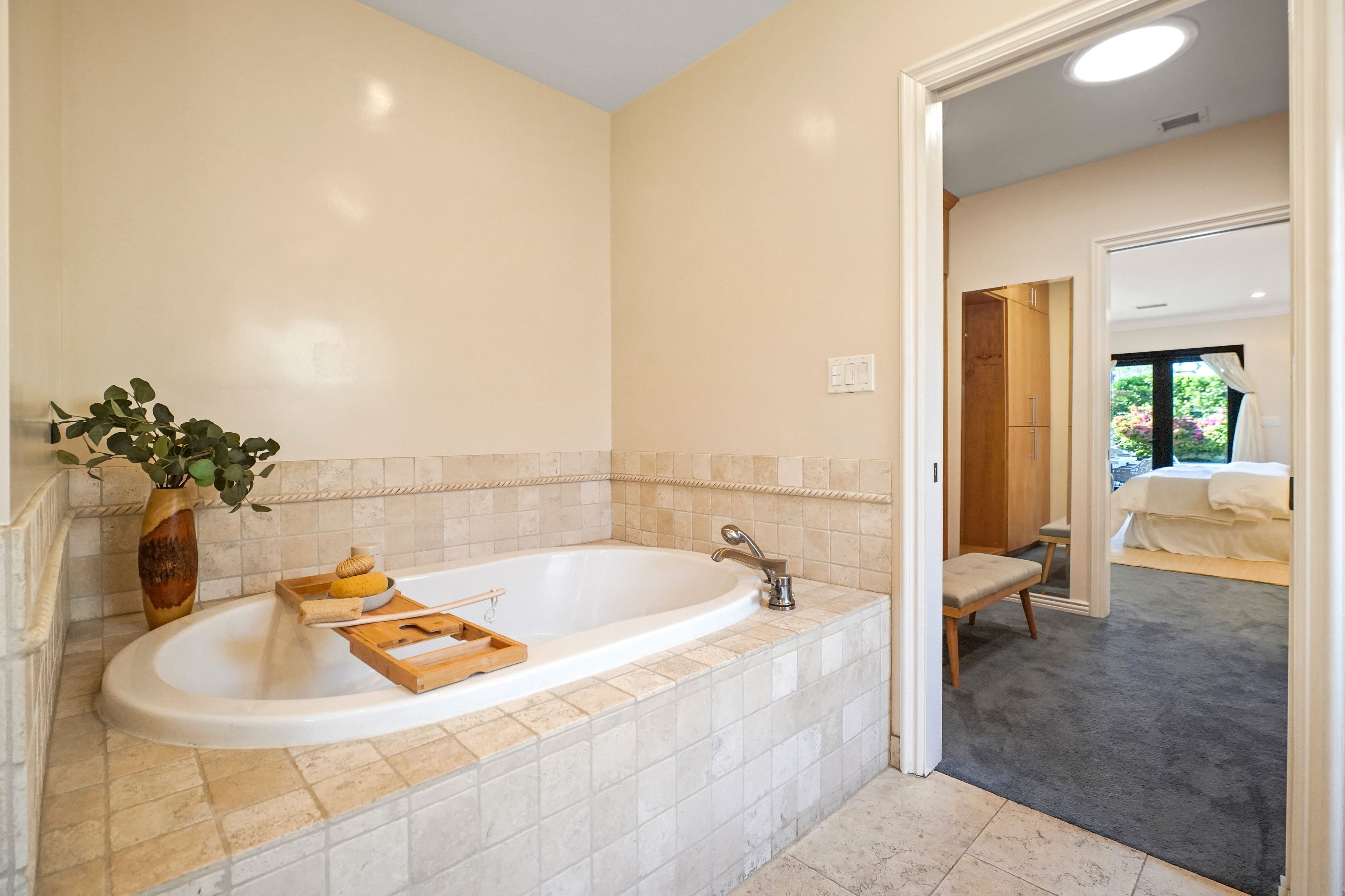  11593 Kling Street - 物件實景