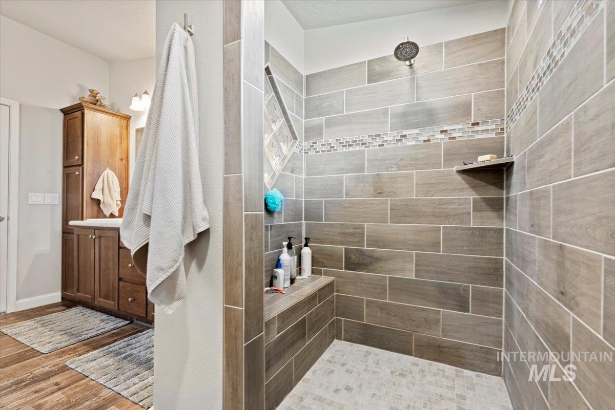 Boise, Idaho, 83716, United States, 4 Bedrooms Bedrooms, ,2 BathroomsBathrooms,Residential,For Sale,1990329