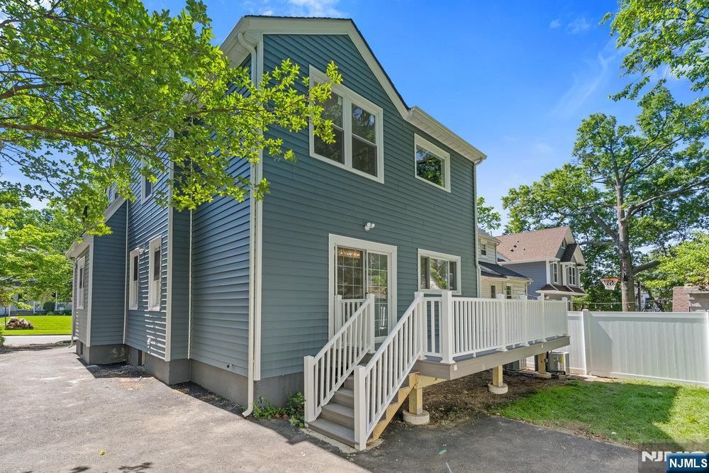Rutherford, New Jersey, 07070, United States, 3 Bedrooms Bedrooms, ,4 BathroomsBathrooms,Residential,For Sale,1826504