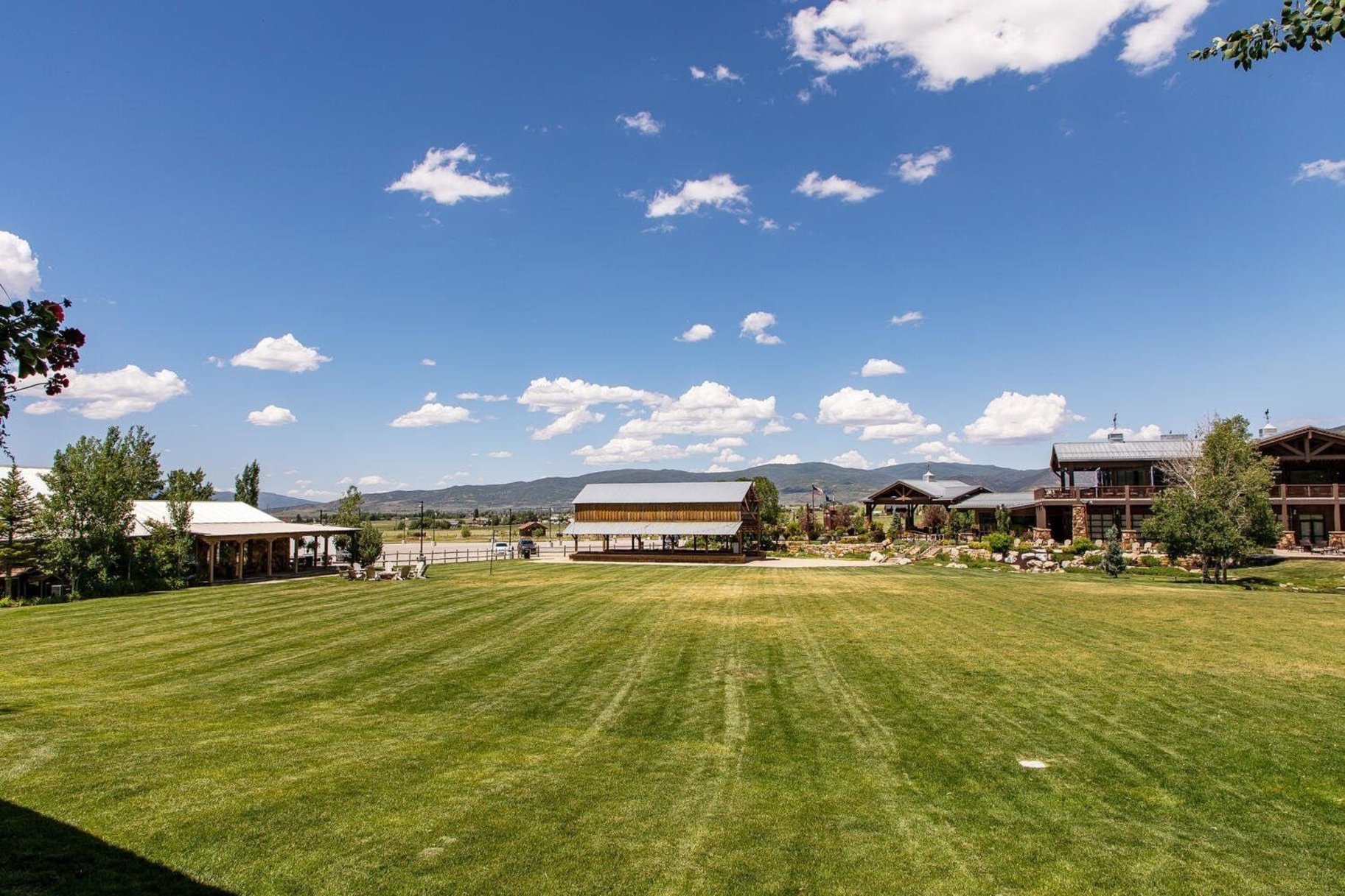  Summit Rambler At High Star Ranch With 3 Car Garage And Expansive Views - 物件實景