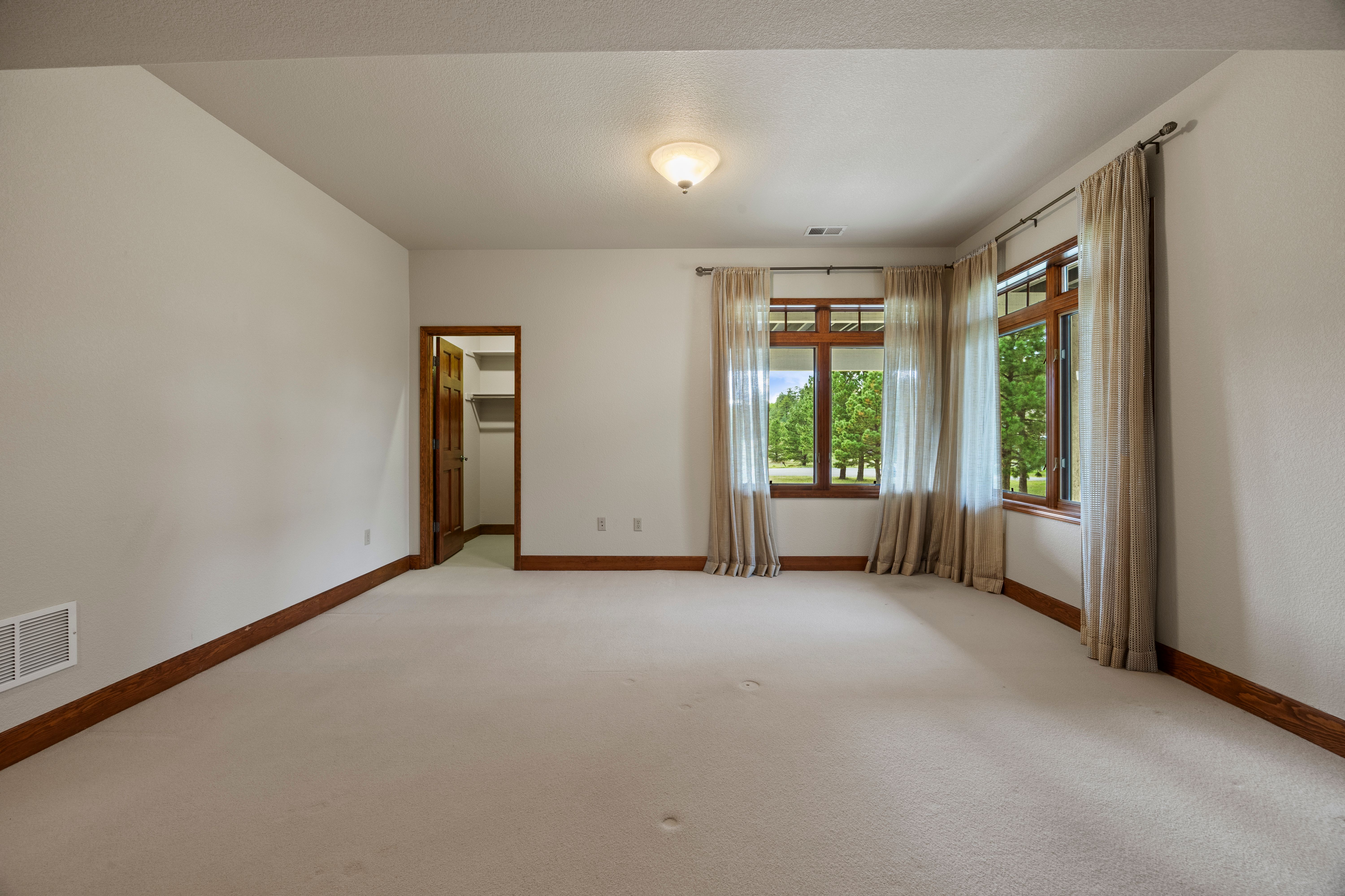  Set on over 4 acres in Perry Park East - 物件實景