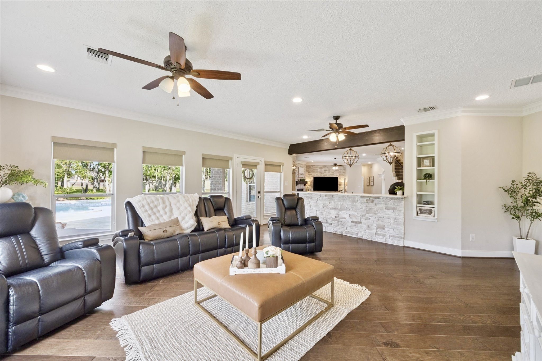 Friendswood, Texas, 77546, United States, 3 Bedrooms Bedrooms, ,5 BathroomsBathrooms,Residential,For Sale,1908024
