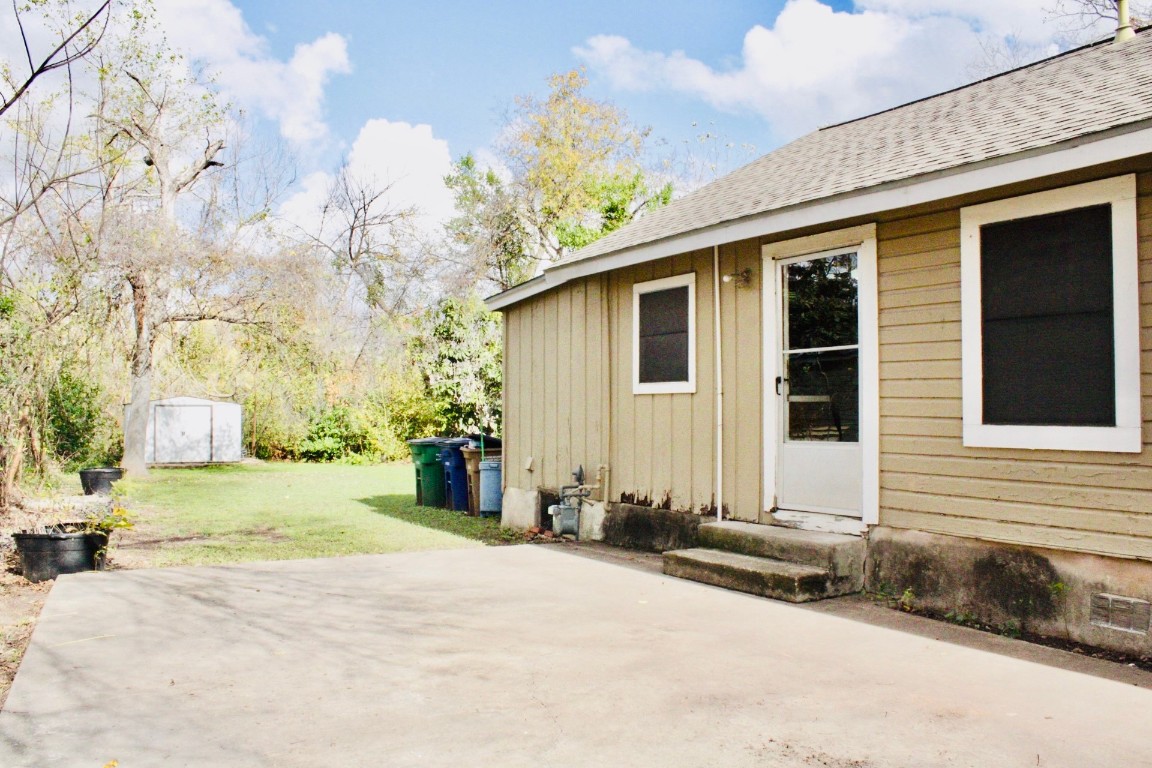 Austin, Texas, 78702, United States, 3 Bedrooms Bedrooms, ,1 BathroomBathrooms,Residential,For Sale,1901292