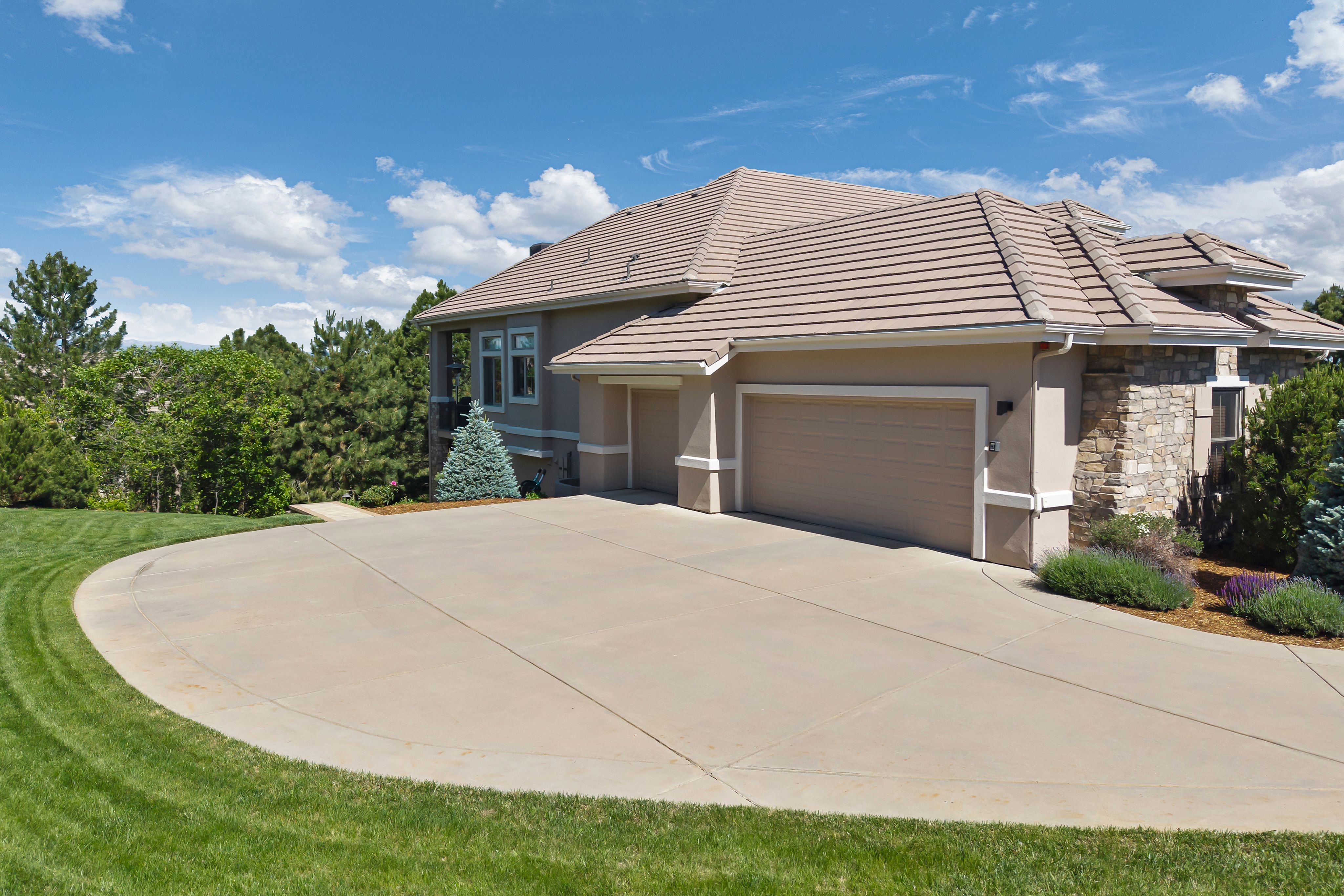  Edging the mountainside within the prestigious community of Castle Pines Village - 物件實景