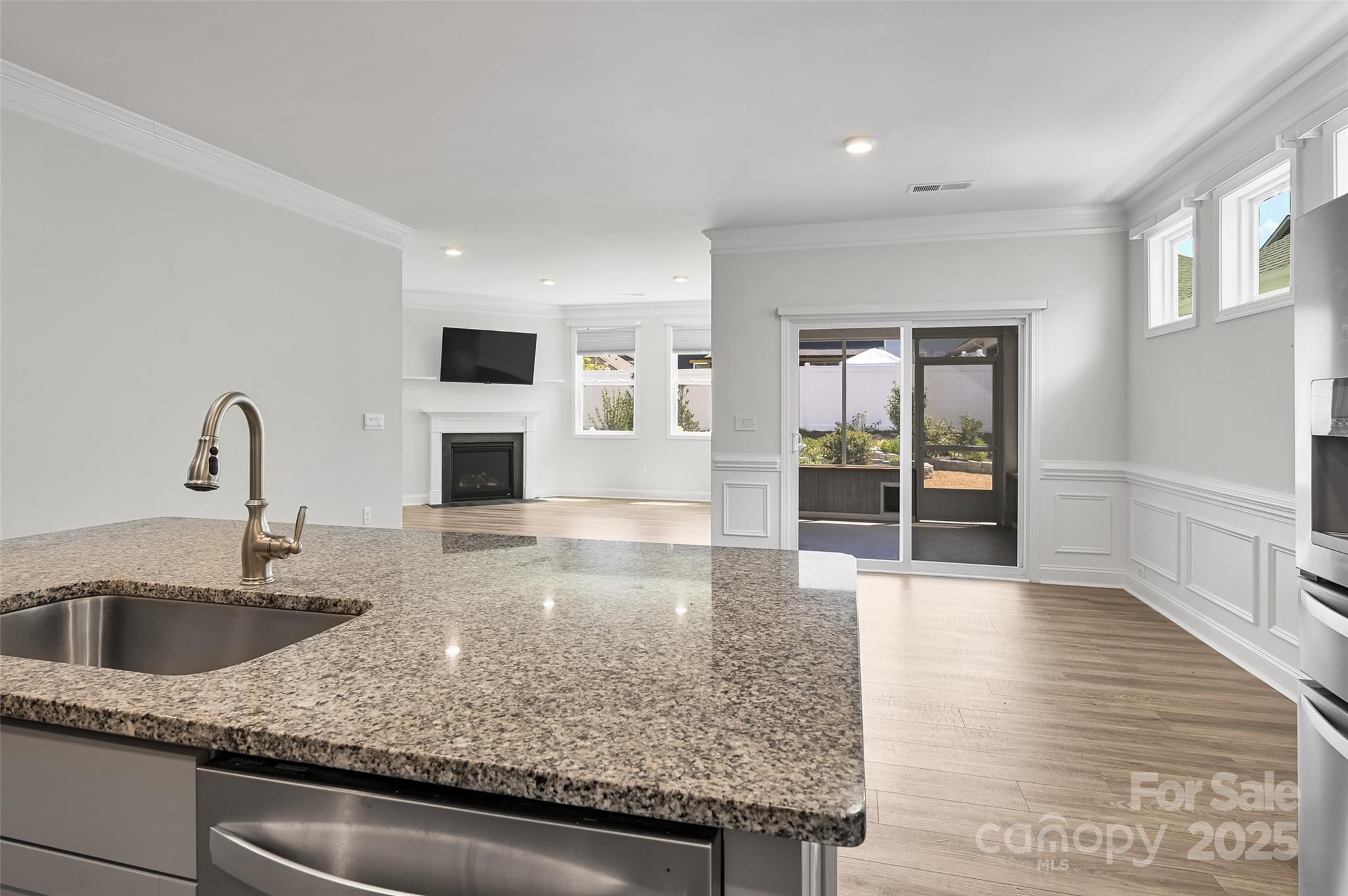 Hendersonville, North Carolina, 28792, United States, 3 Bedrooms Bedrooms, ,3 BathroomsBathrooms,Residential,For Sale,1927373