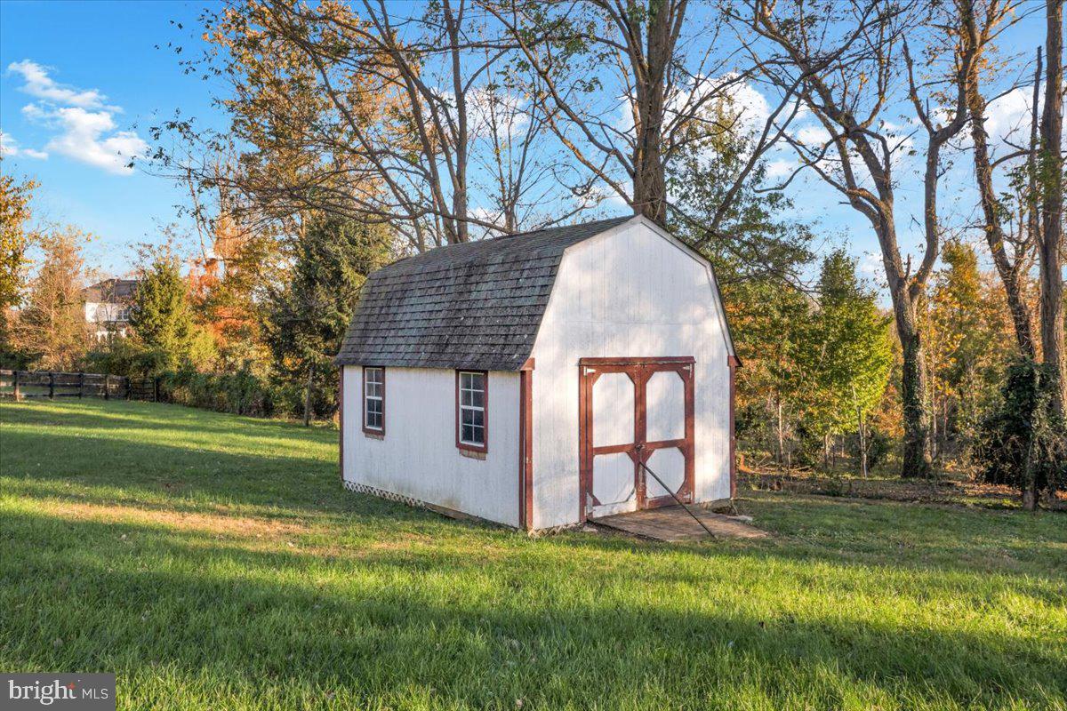 Hamilton, Virginia, 20158, United States, 4 Bedrooms Bedrooms, ,5 BathroomsBathrooms,Residential,For Sale,1987096