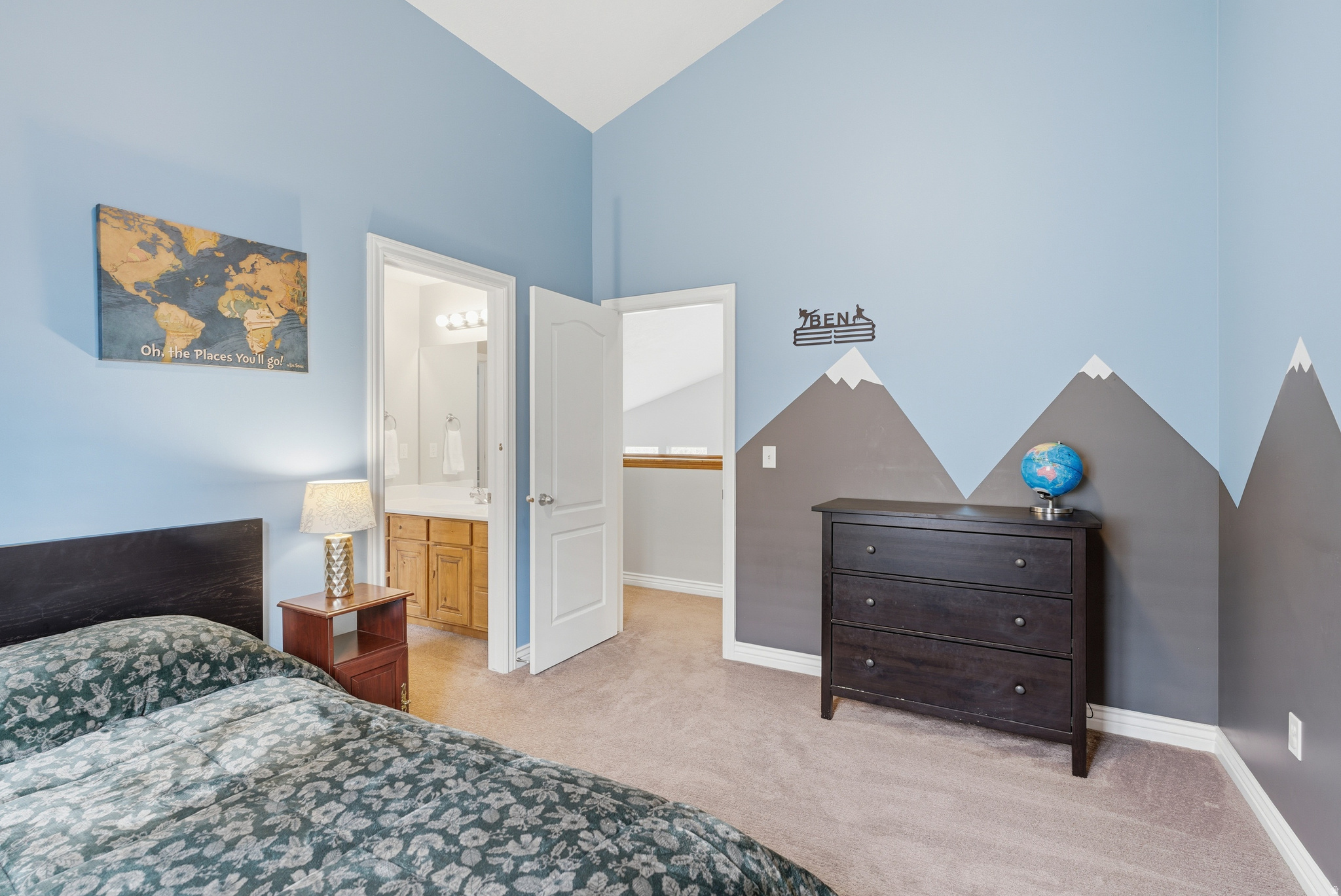 Sandy, Utah, 84092, United States, 4 Bedrooms Bedrooms, ,3 BathroomsBathrooms,Residential,For Sale,1992132