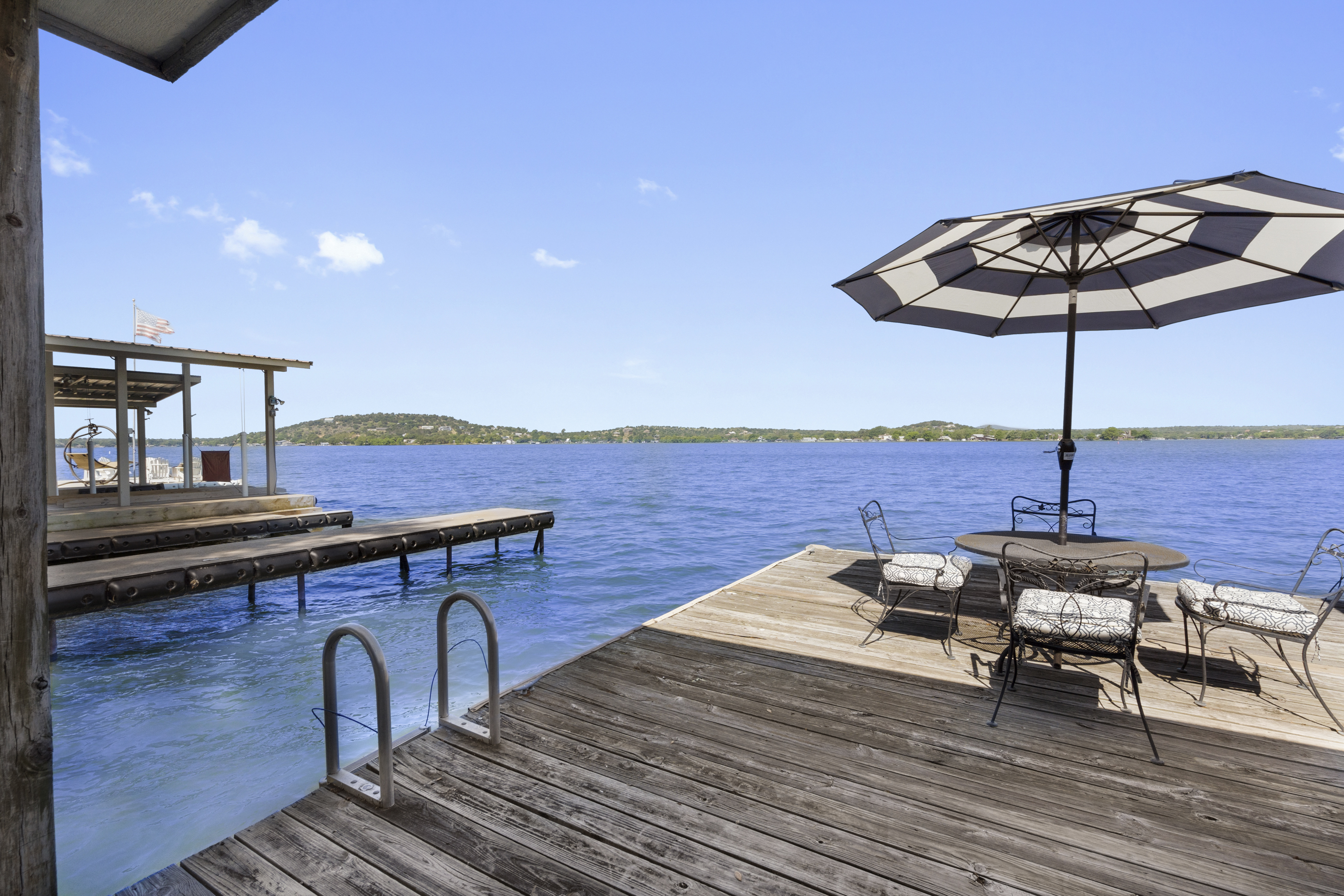  132 Web Isle // on Lake LBJ // Granite Shoals - 物件實景