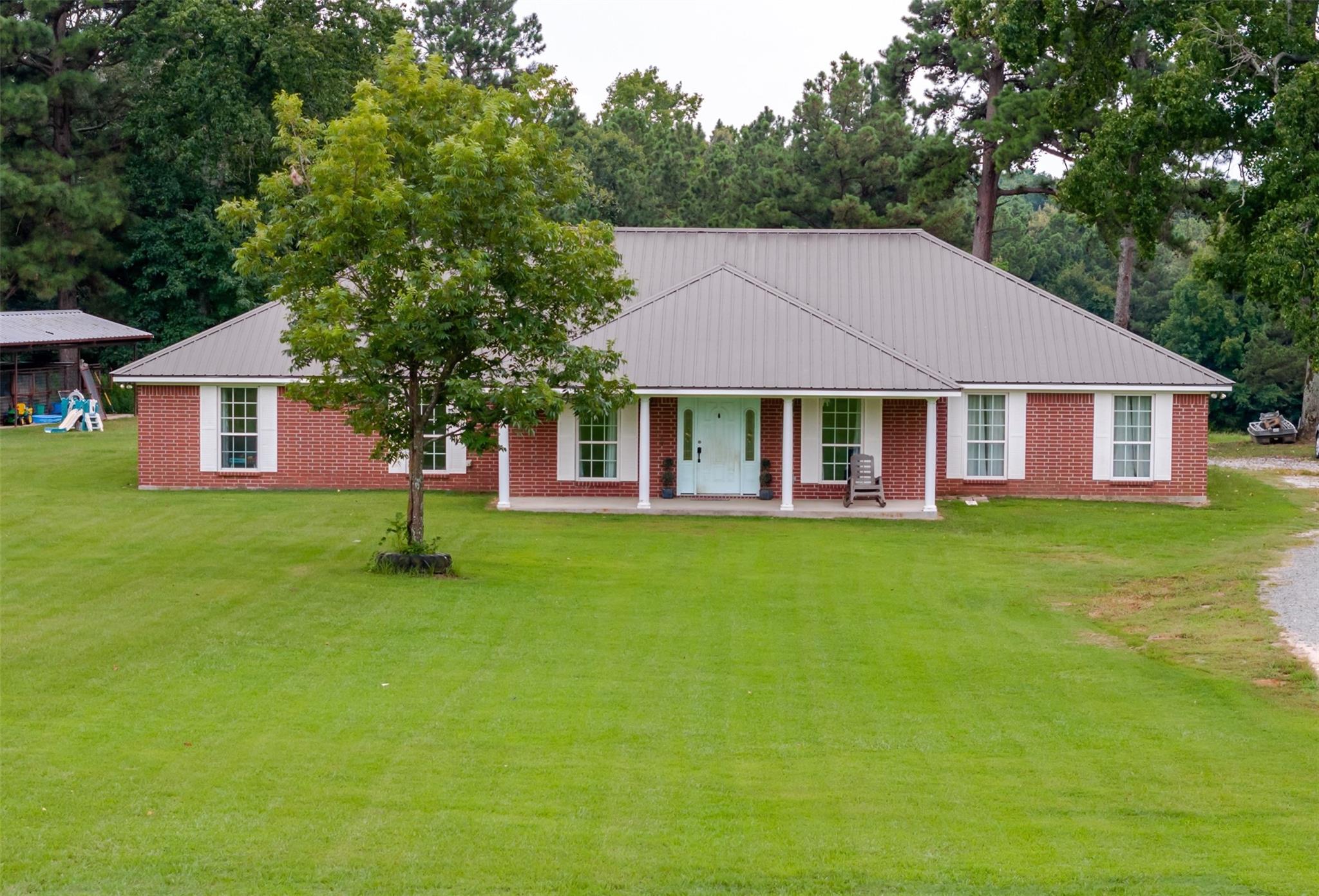 Annona, Texas, 75550, United States, 4 Bedrooms Bedrooms, ,2 BathroomsBathrooms,Residential,For Sale,1921529