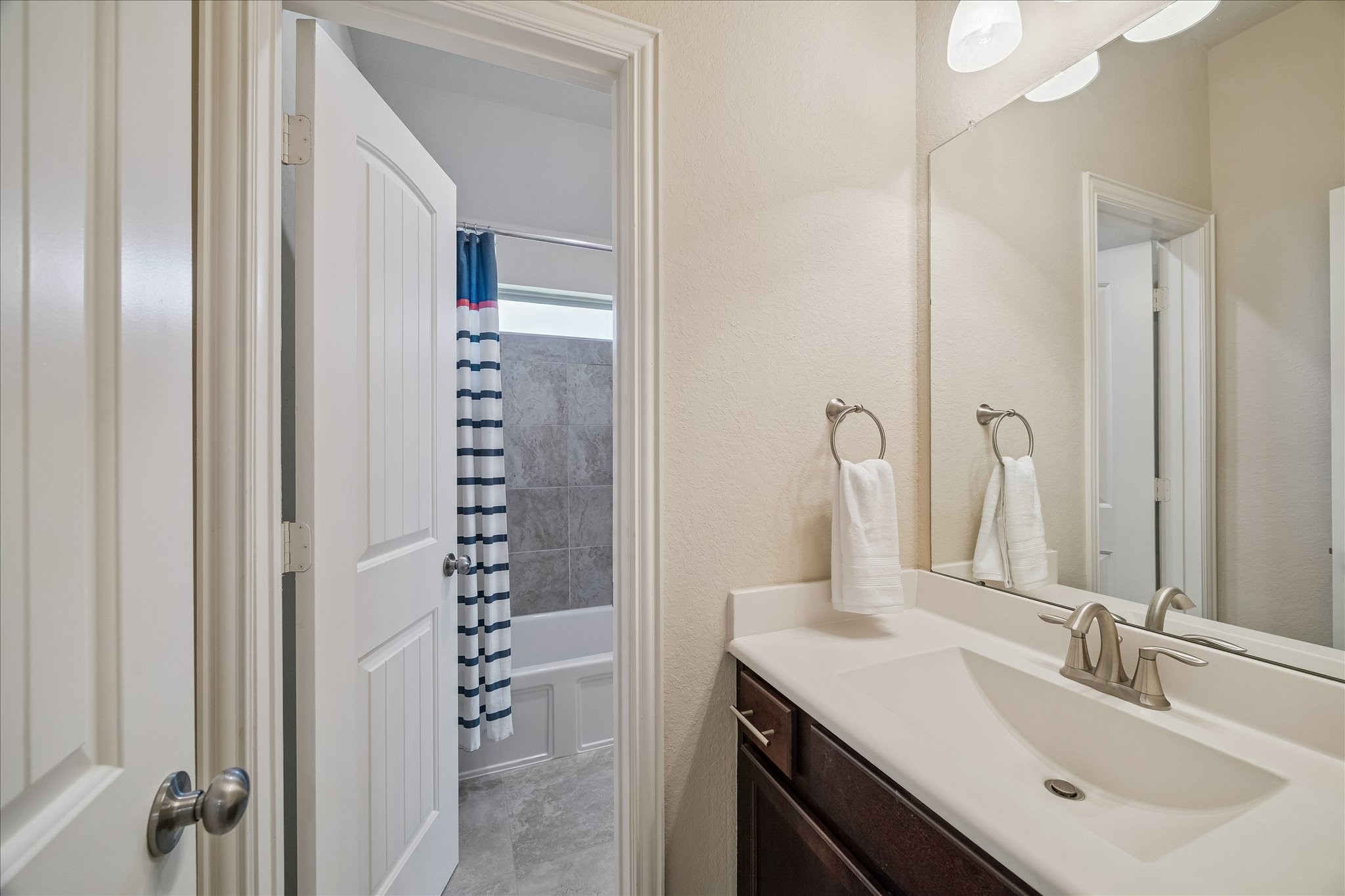  6228 Watford Drive - 物件實景