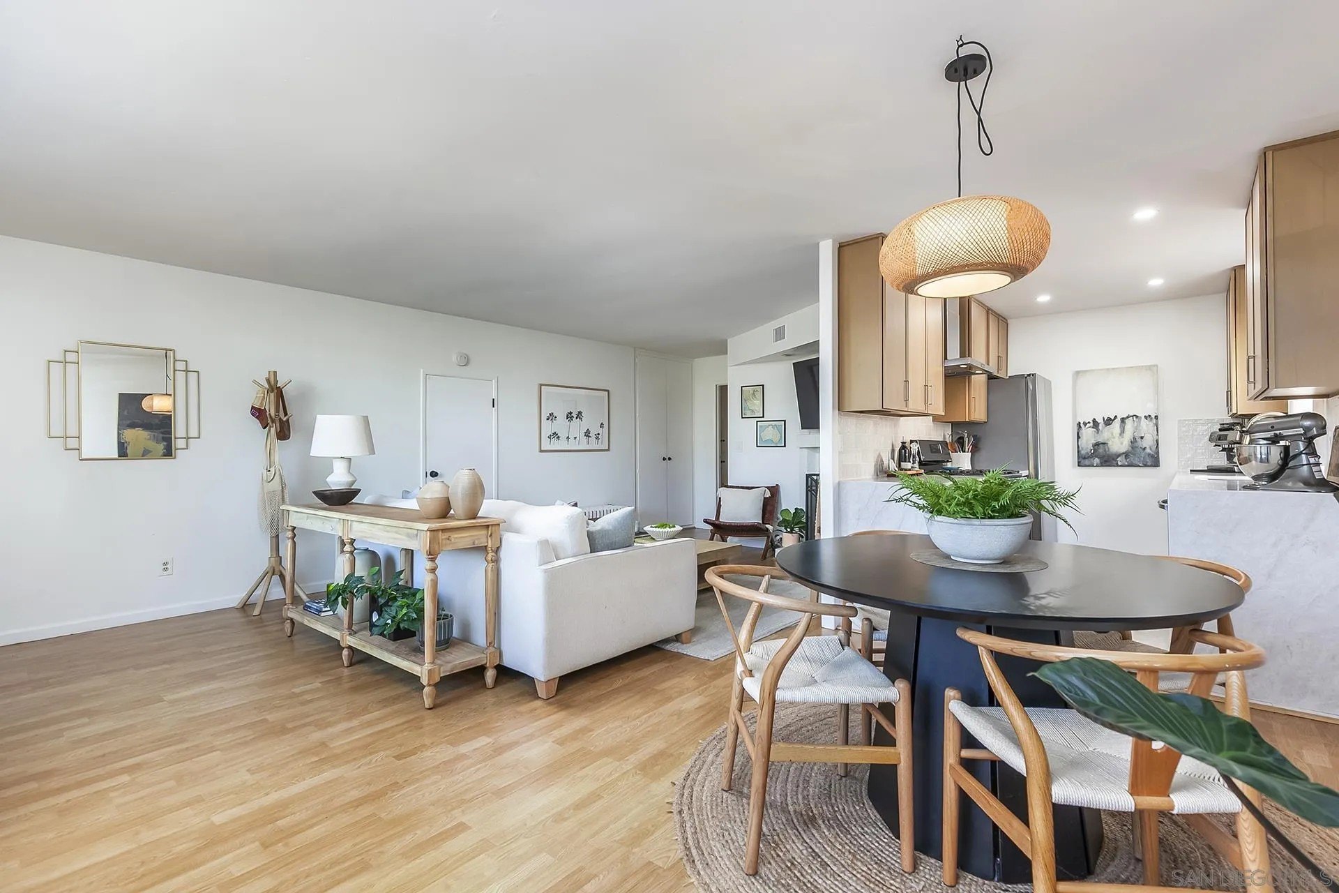 San Diego, California, 92110, United States, 1 Bedroom Bedrooms, ,1 BathroomBathrooms,Residential,For Sale,1999135