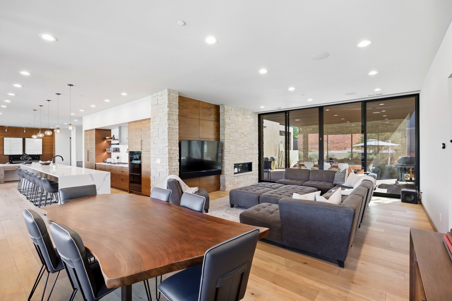  Warm Desert Modern Single Level Living in the Gated side of the Ledges Course - 物件實景