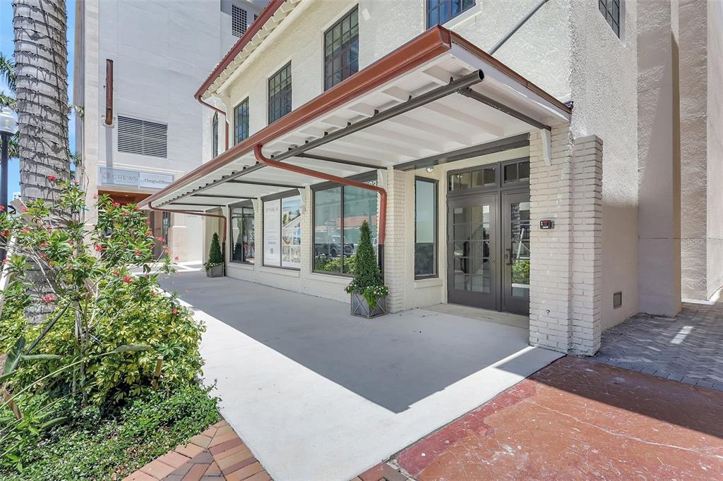 Sarasota, Florida, 34236, United States, 3 Bedrooms Bedrooms, ,4 BathroomsBathrooms,Residential,For Sale,1828539