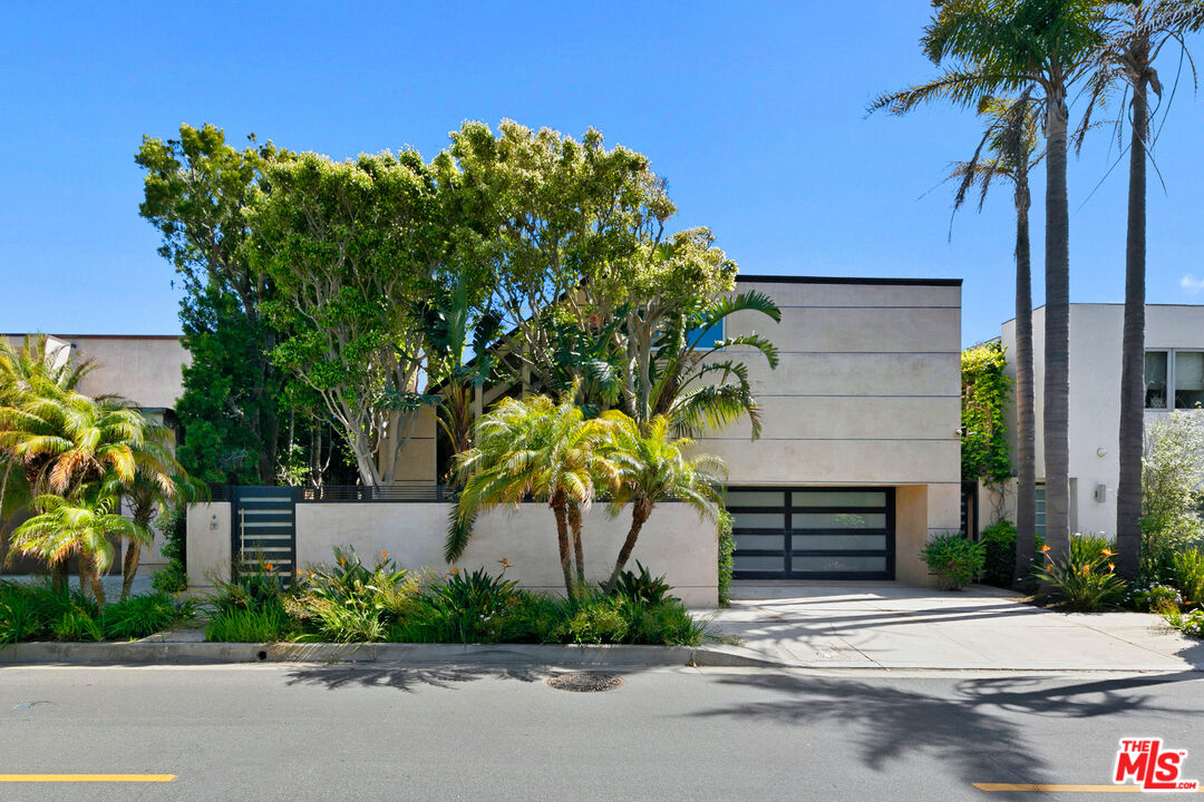 Malibu, California, 90265, United States, 3 Bedrooms Bedrooms, ,4 BathroomsBathrooms,Residential,For Sale,1807694