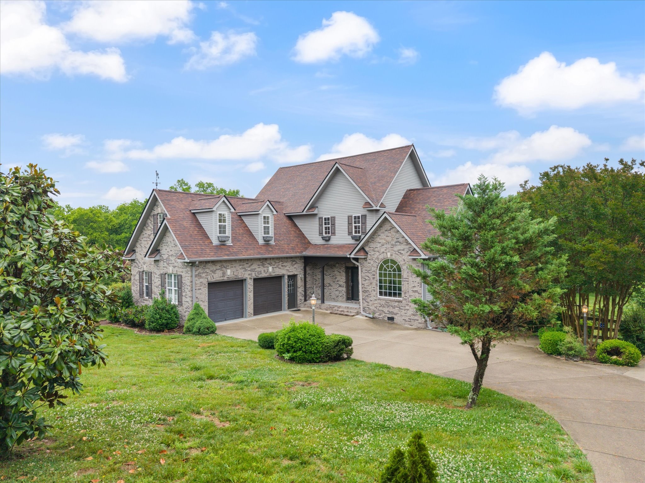 2216 Twin Peaks Ct, Spring Hill, TN, 37174 - 物件實景