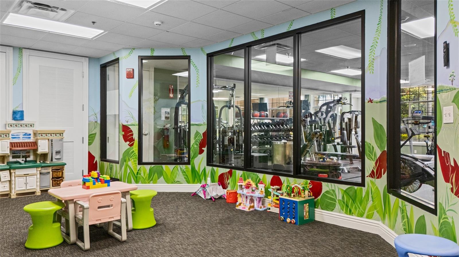 MOUNT DORA, Florida, 32757, United States, 4 Bedrooms Bedrooms, ,4 BathroomsBathrooms,Residential,For Sale,1978918