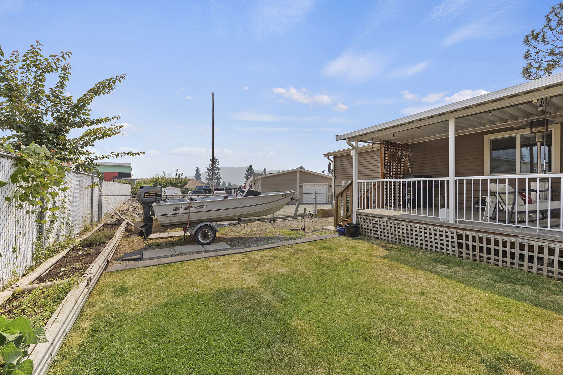  Great Location with a Yard - 物件實景