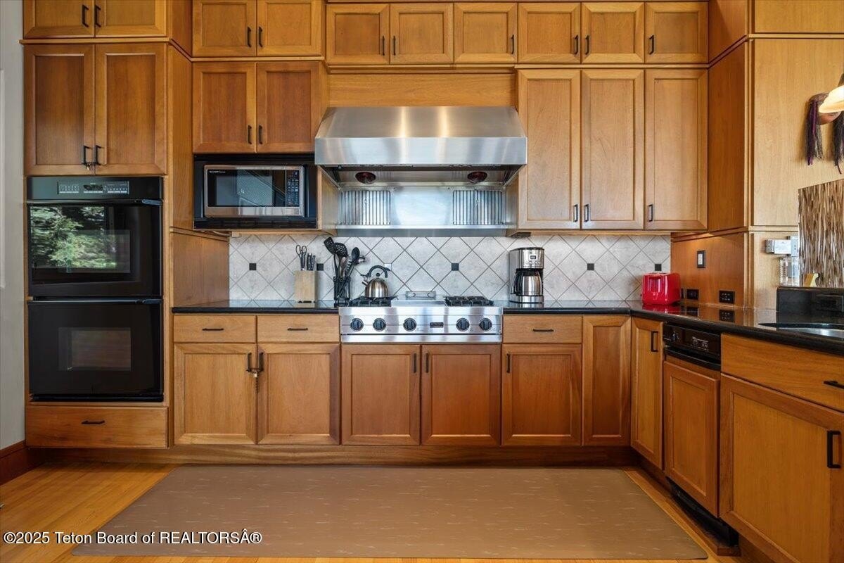 Jackson, Wyoming, 83001, United States, 4 Bedrooms Bedrooms, ,5 BathroomsBathrooms,Residential,For Sale,1979061