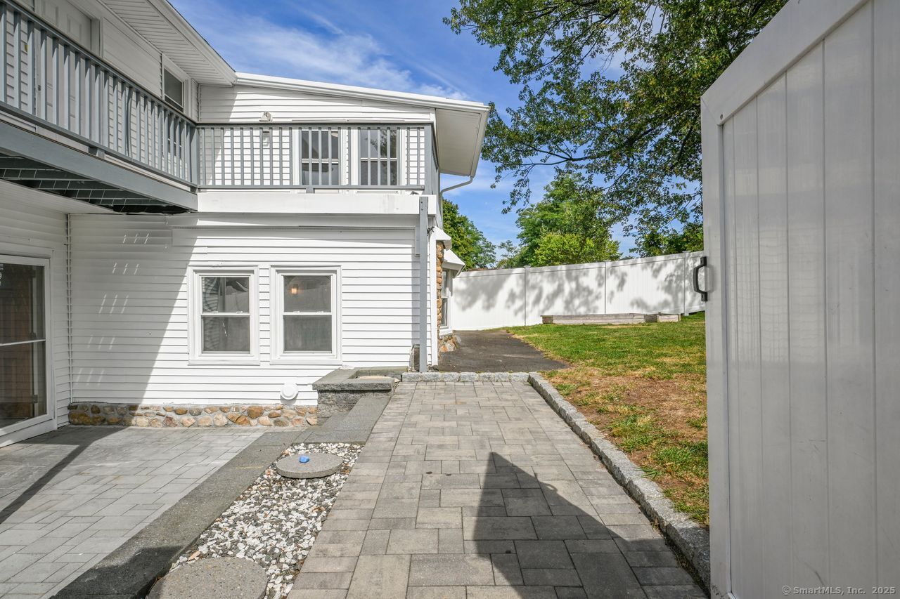 Wallingford, Connecticut, 06492, United States, 6 Bedrooms Bedrooms, ,4 BathroomsBathrooms,Residential,For Sale,1989730