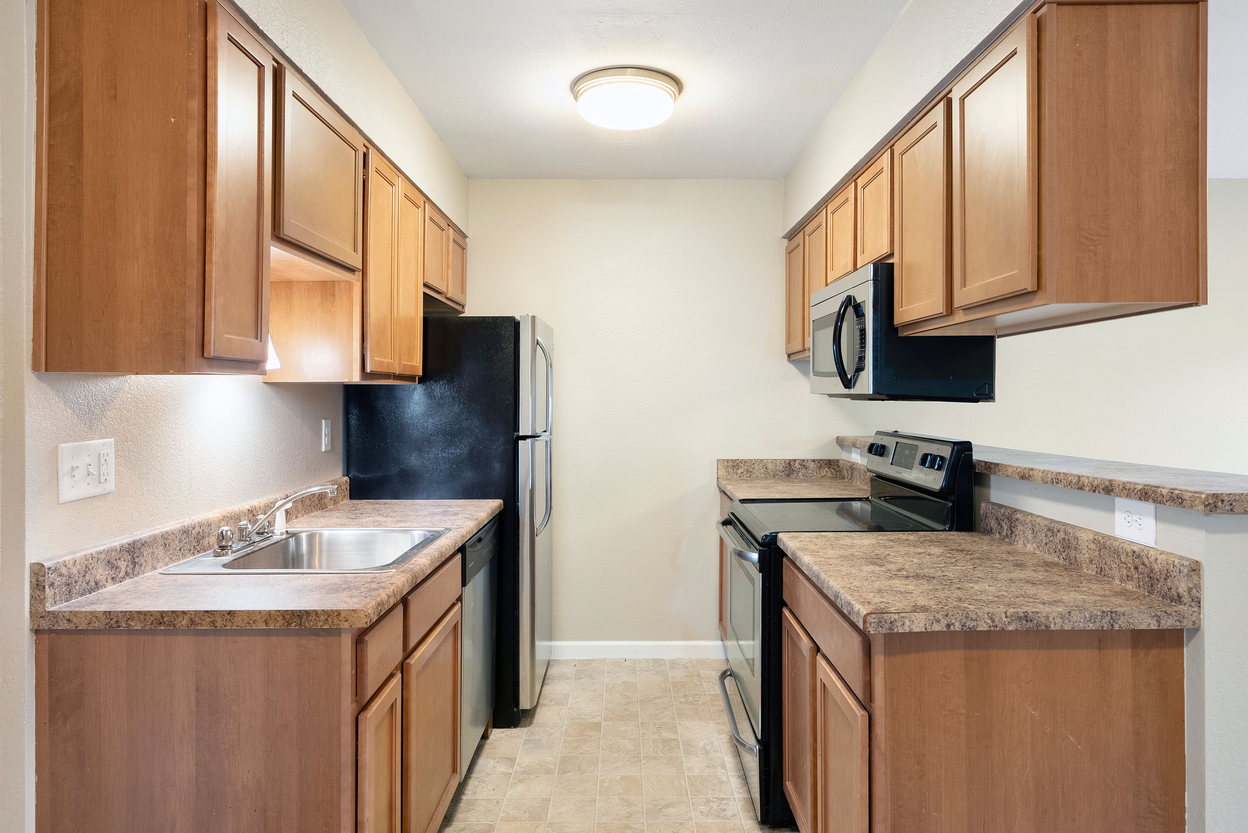  Effortless Living in This 2 Bed 2 Bath Condo - 物件實景