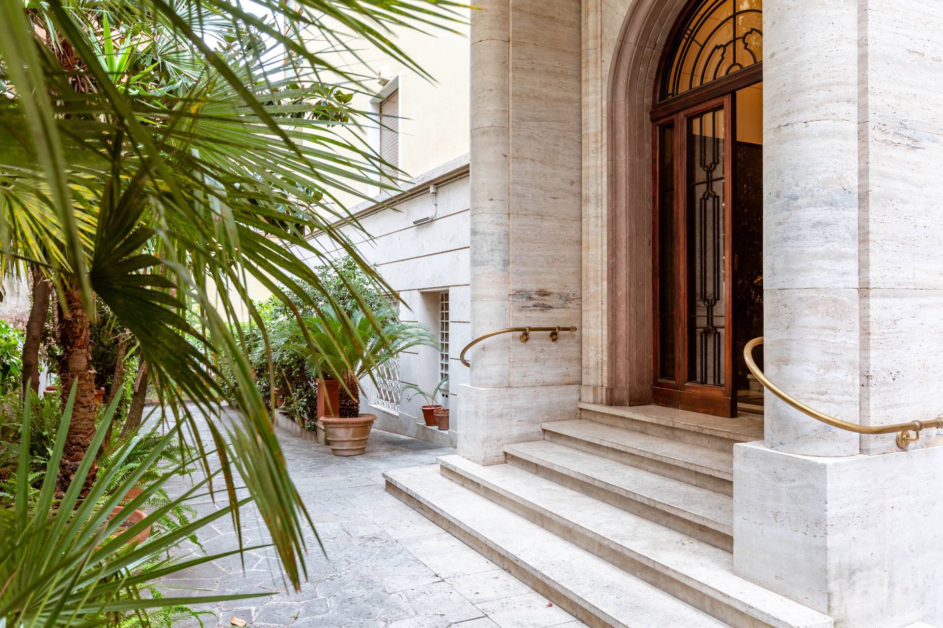 Roma, Roma, 00100, IT, 3 Bedrooms Bedrooms, ,4 BathroomsBathrooms,Residential,For Sale,1949736