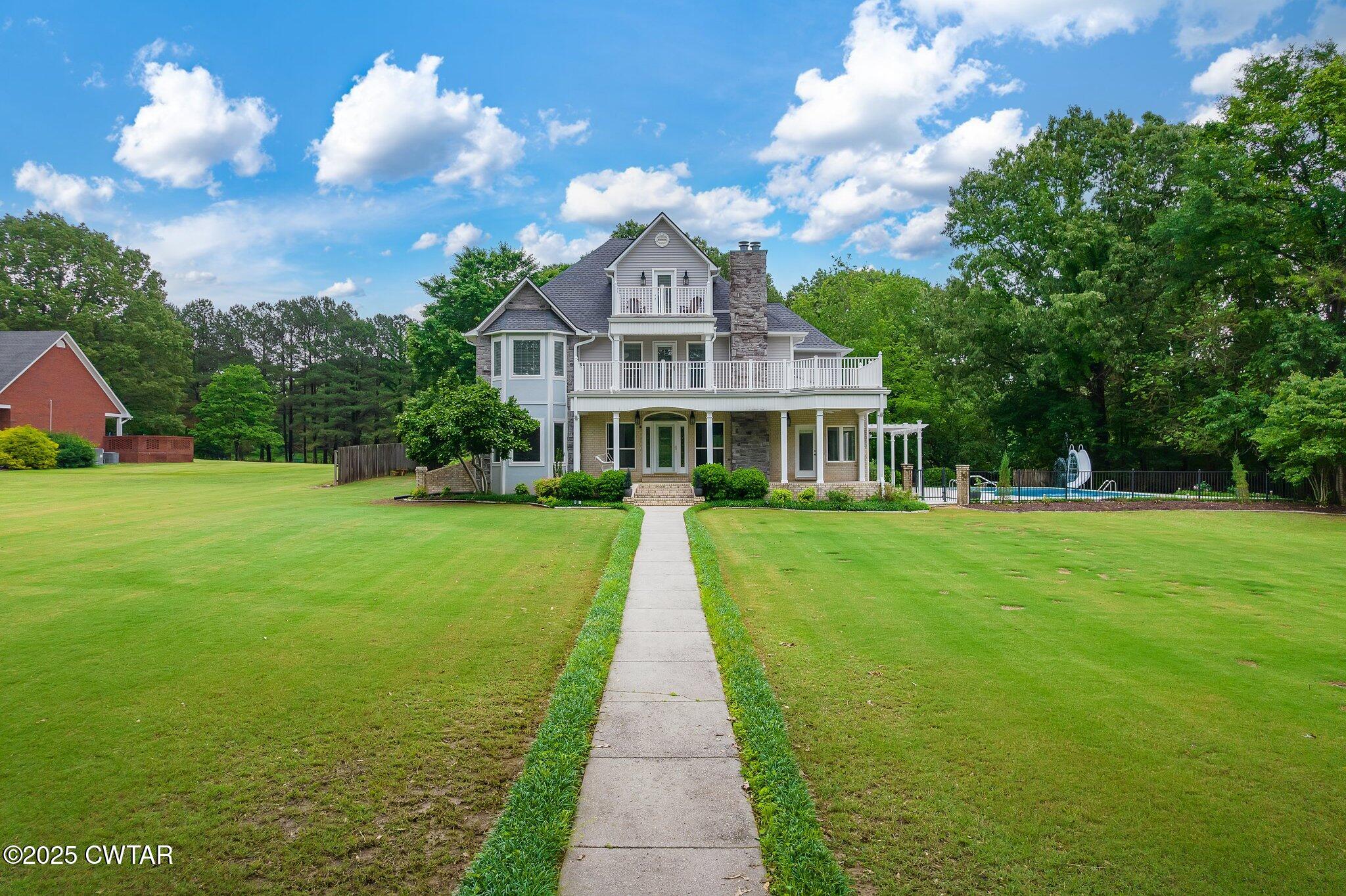 Humboldt, Tennessee, 38343, United States, 4 Bedrooms Bedrooms, ,5 BathroomsBathrooms,Residential,For Sale,1818356