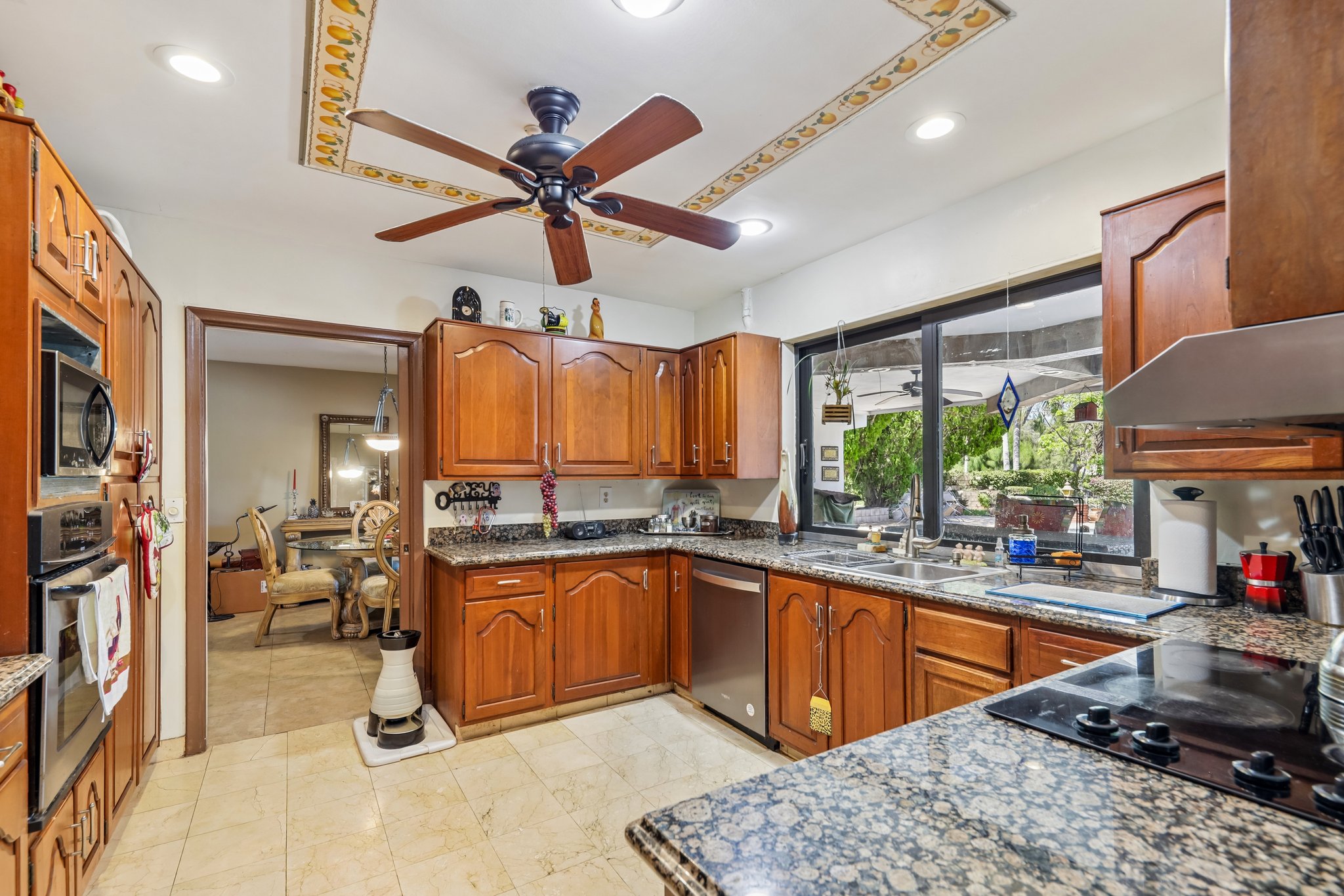  19805 NE 22nd Ave, Miami, FL, 33180 - 物件實景