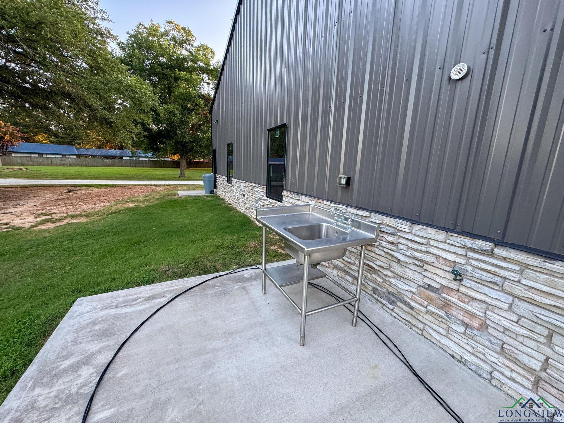 Pittsburg, Texas, 75686, United States, 3 Bedrooms Bedrooms, ,2 BathroomsBathrooms,Residential,For Sale,1979054