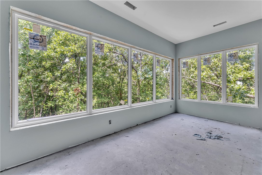 Fayetteville, Arkansas, 72703, United States, 4 Bedrooms Bedrooms, ,5 BathroomsBathrooms,Residential,For Sale,1902813