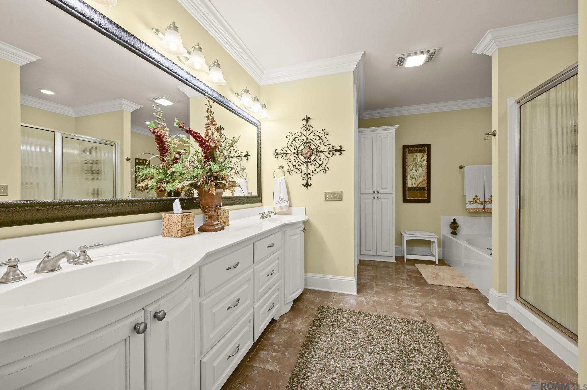 Gonzales, Louisiana, 70737, United States, 4 Bedrooms Bedrooms, ,3 BathroomsBathrooms,Residential,For Sale,2023564
