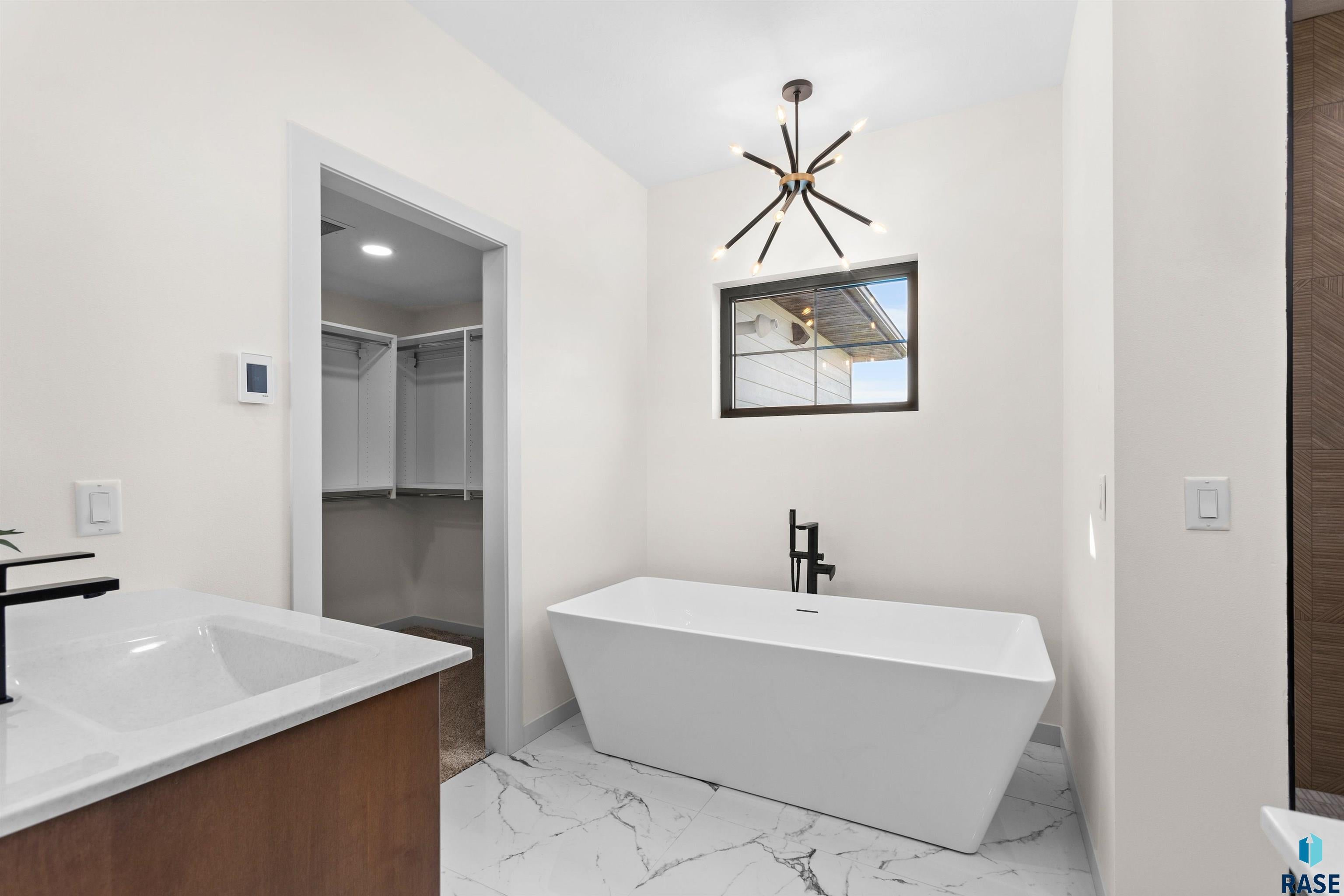 Rock Rapids, Iowa, 51246, United States, 5 Bedrooms Bedrooms, ,3 BathroomsBathrooms,Residential,For Sale,1957836