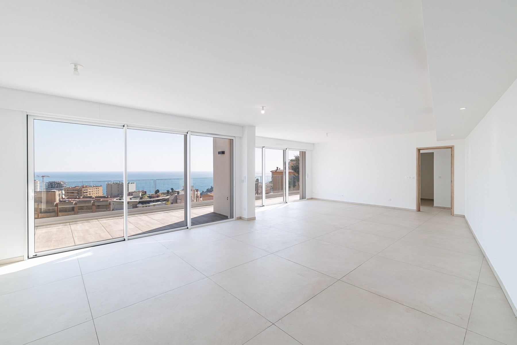 Beausoleil three bedroom apartment 134 sqm top floor private rooftop terrace ne… - 物件實景