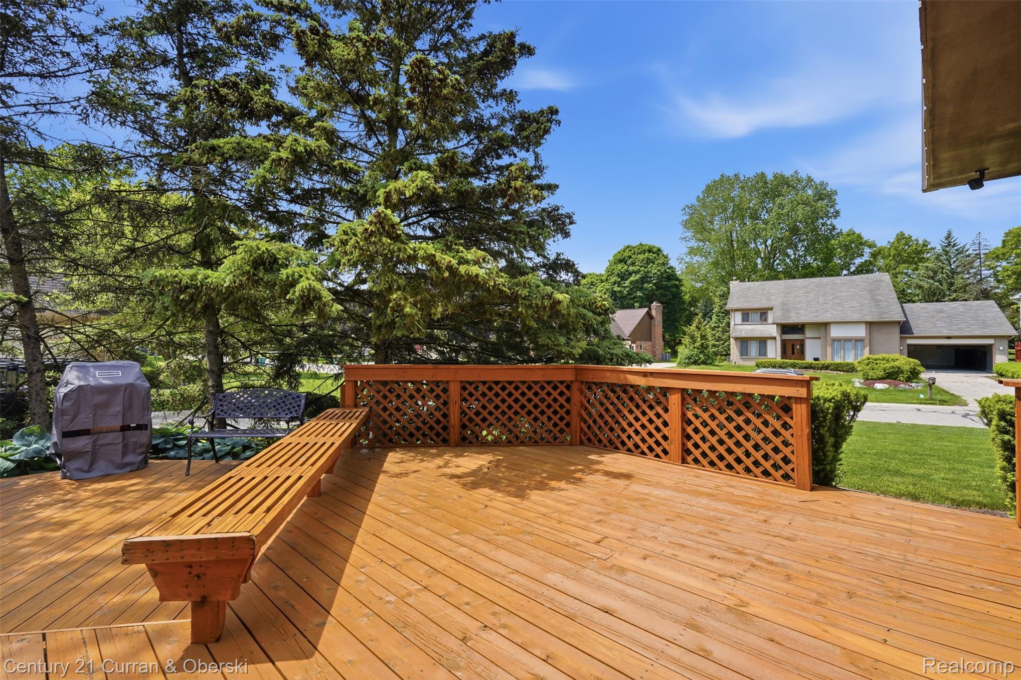 Farmington Hills, Michigan, 48331, United States, 4 Bedrooms Bedrooms, ,4 BathroomsBathrooms,Residential,For Sale,2048985