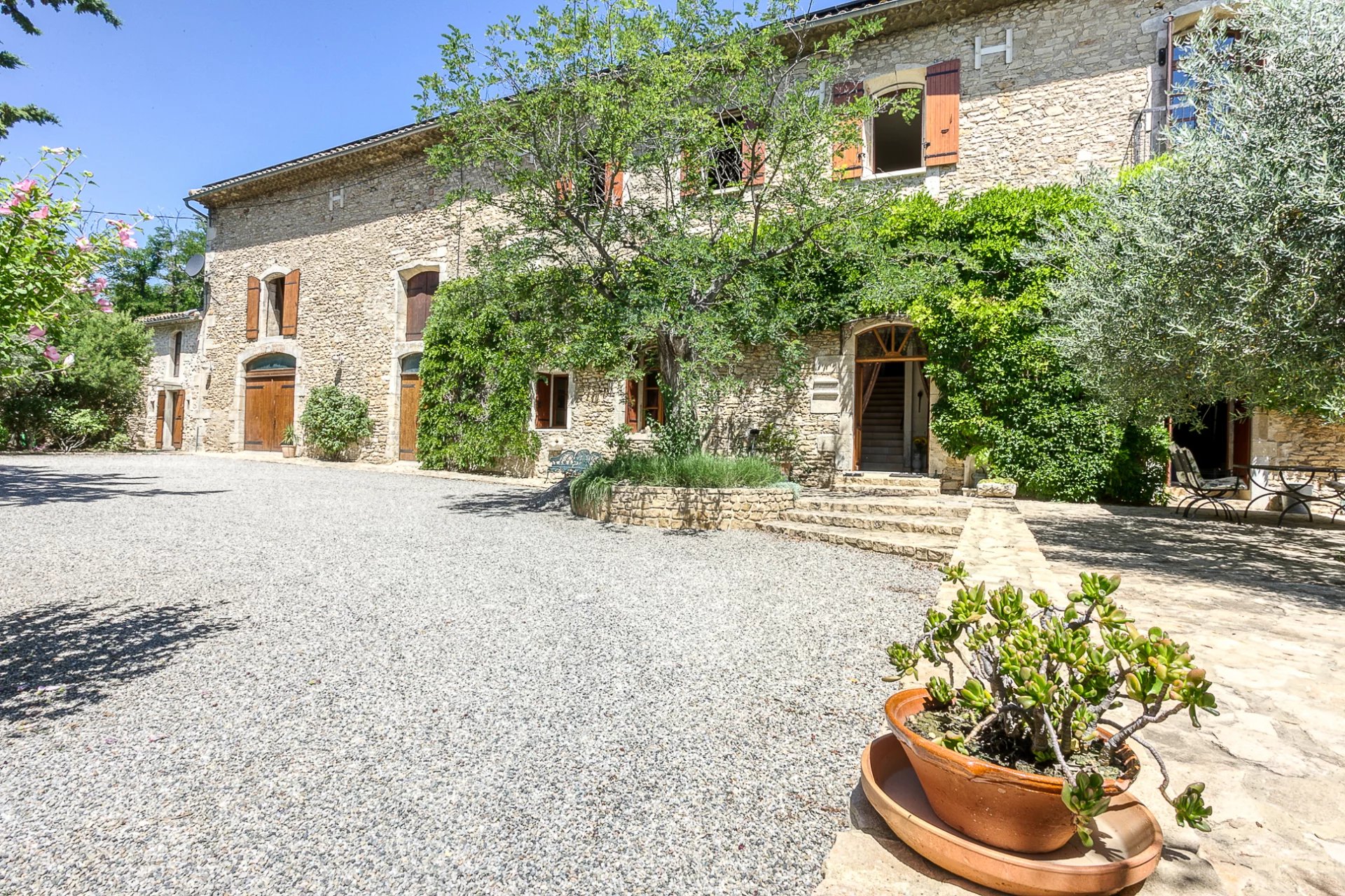 Vénéjan, Occitanie, 30200, FR, 4 Bedrooms Bedrooms, ,5 BathroomsBathrooms,Residential,For Sale,1994795