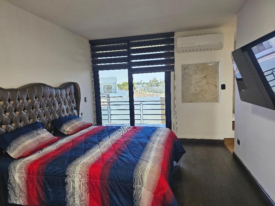 Torreón, Coahuila de Zaragoza, 27105, Mexico, 3 Bedrooms Bedrooms, ,6 BathroomsBathrooms,Residential,For Sale,1994630