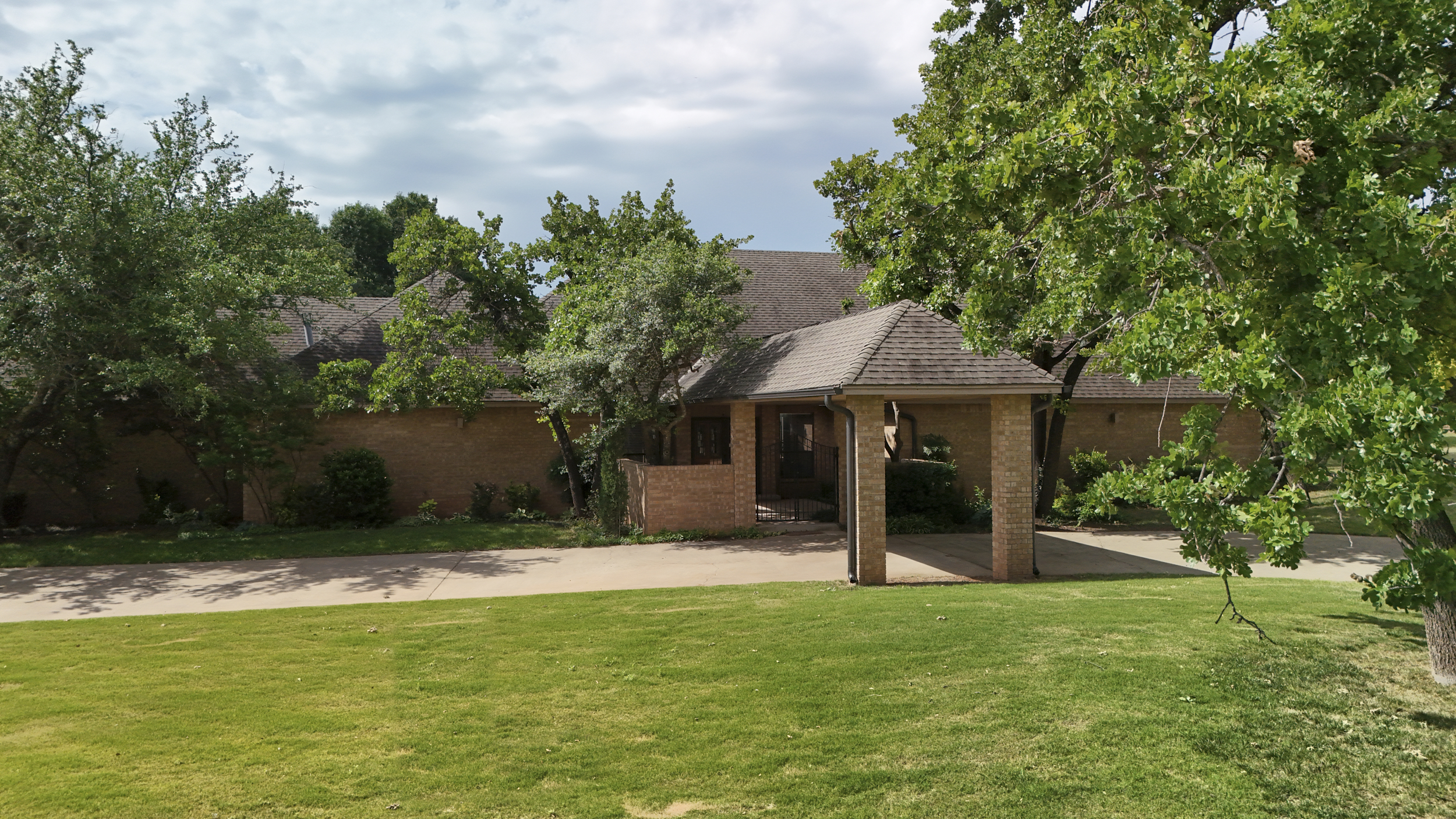  1200 Oak Tree Drive, Edmond, OK 73025 - 物件實景